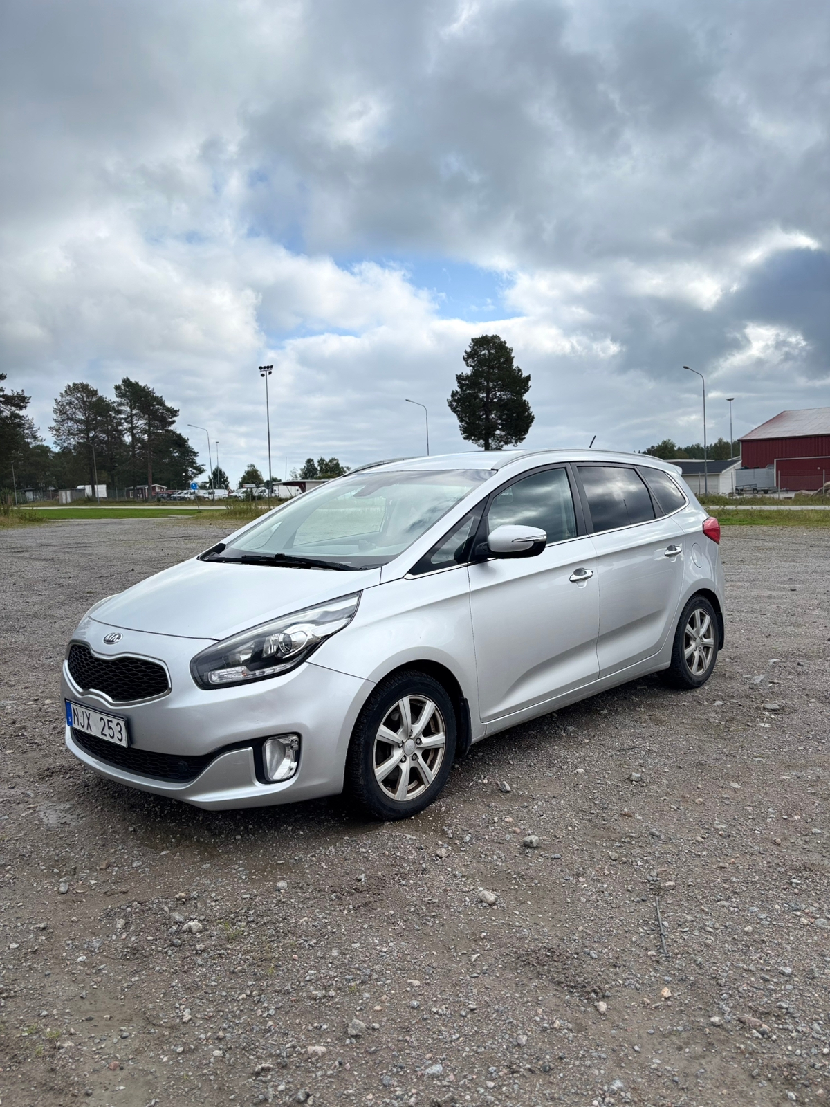 Kia Carens 1.7 CRDi Manuell 2014, bild 2/8