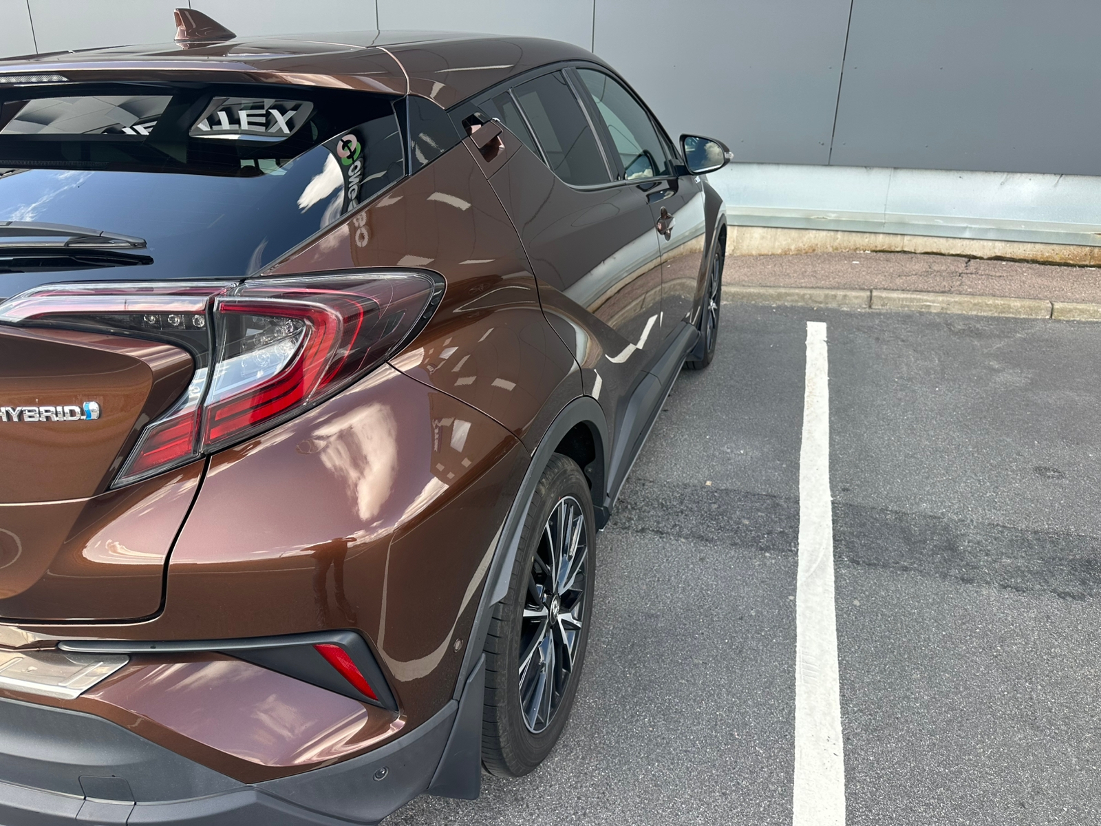 Toyota C-HR Hybrid CVT 2017, bild 6/8
