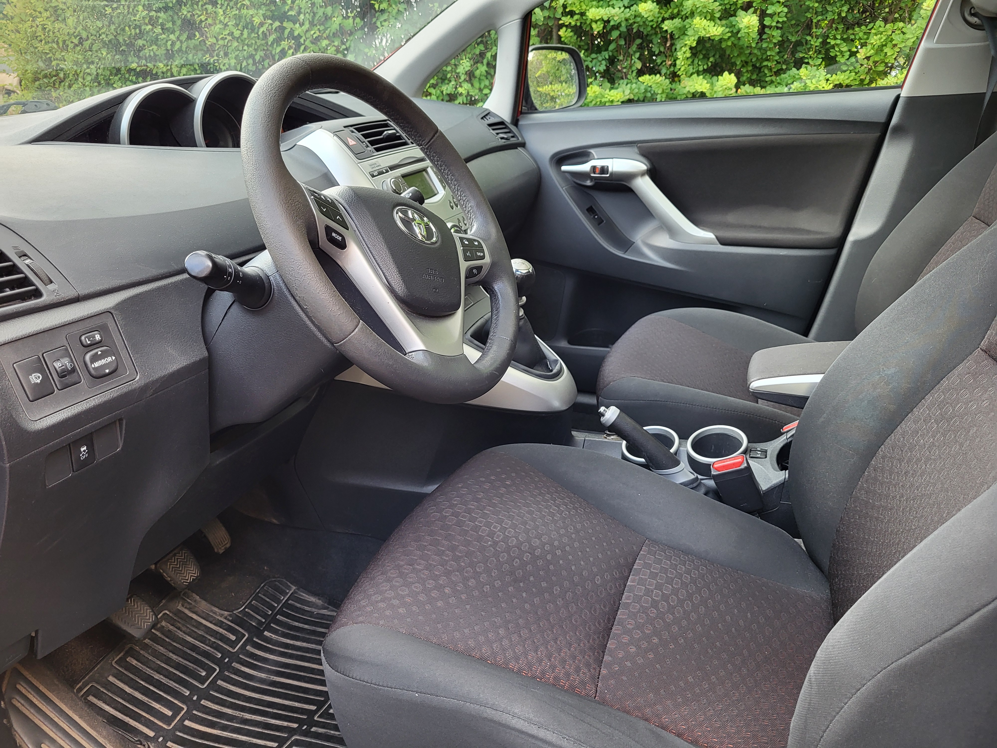 Toyota Verso 1.8 Valvematic Manuell 2010, bild 2/7