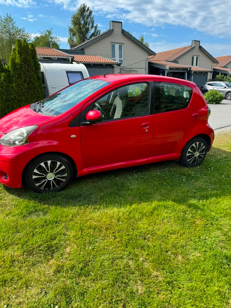 Toyota Aygo 5-dörrar 1.0 VVT-i MultiMode 2013, bild 5/10