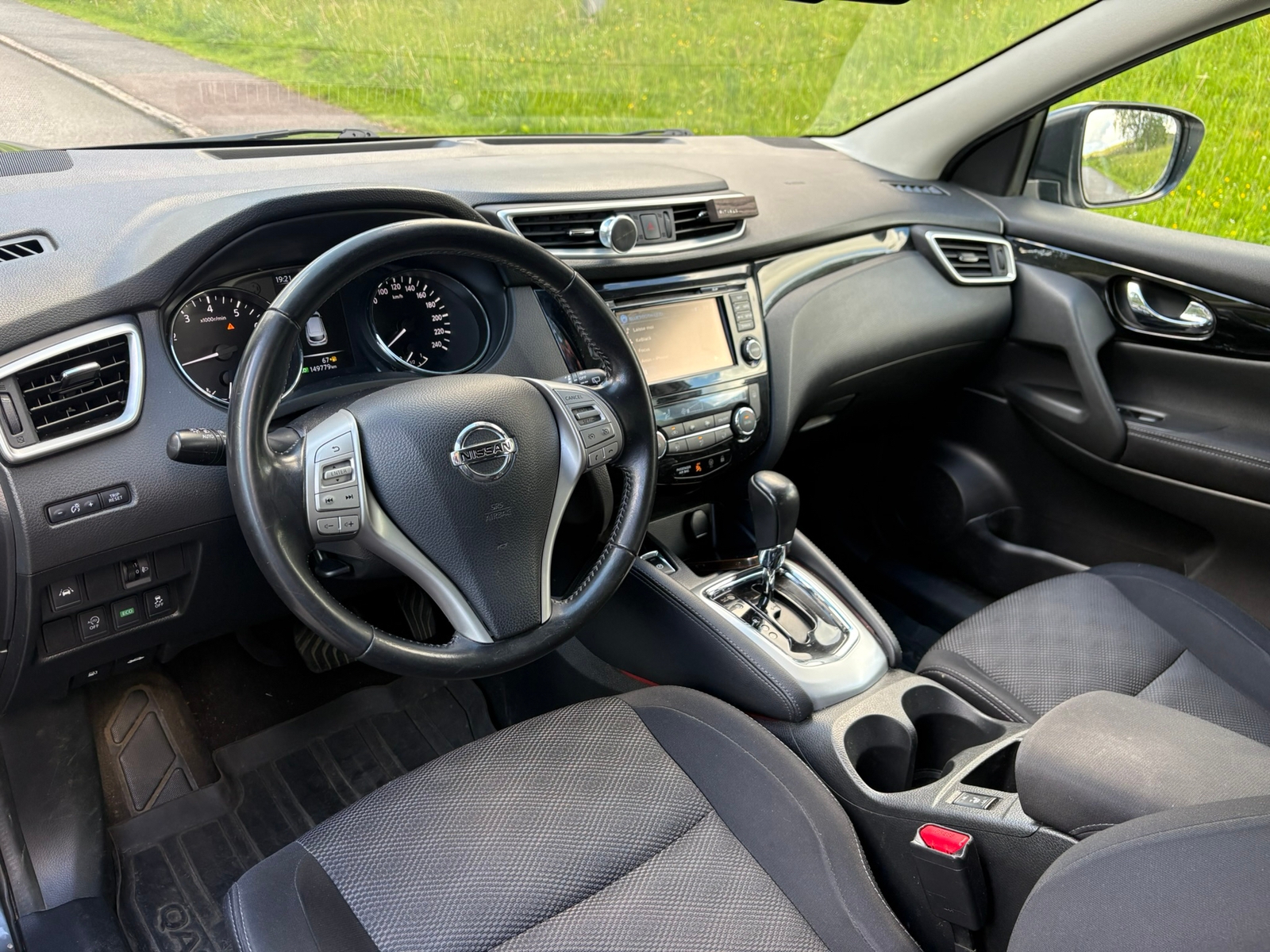 Nissan Qashqai 1.2 DIG-T XTRONIC-CVT 2017, bild 3/5