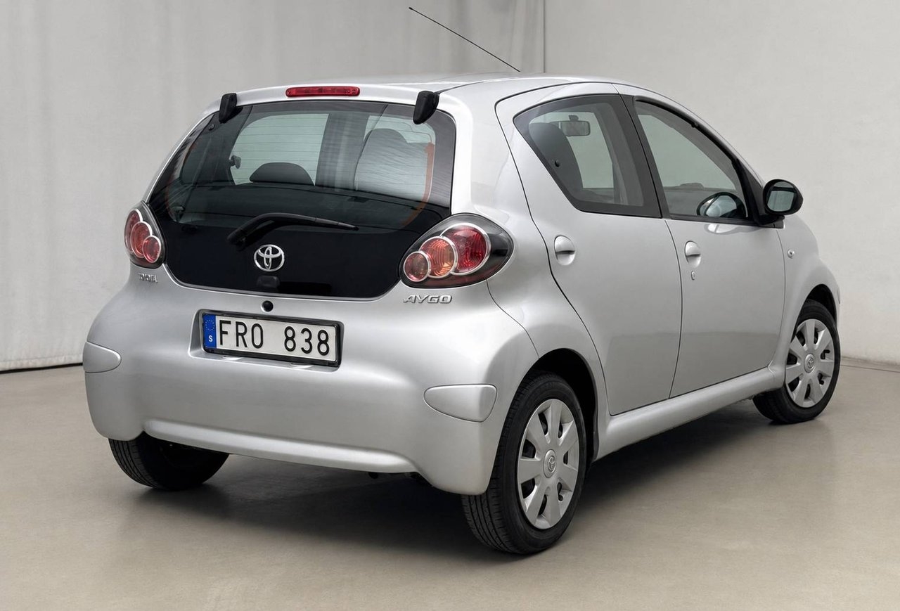 Toyota Aygo 5-dörrar 1.0 VVT-i Euro 4 2011, bild 2/6