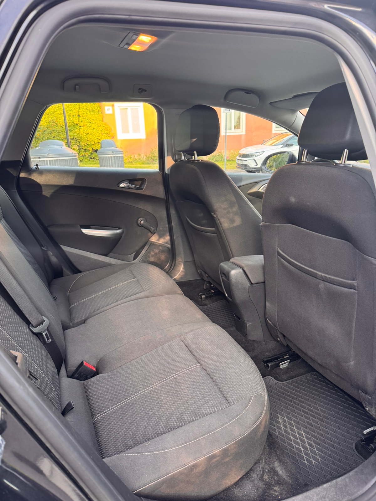 Opel Astra 2012, kuva 5/10