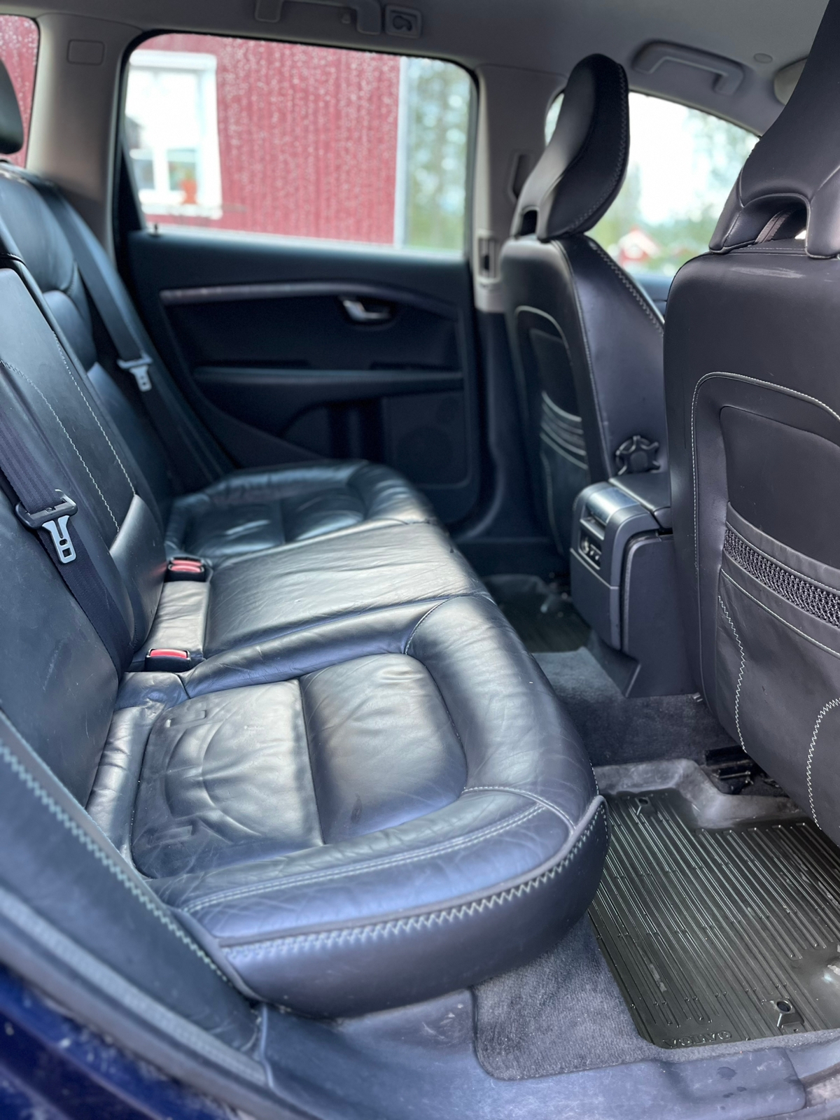 Volvo XC70 D3 AWD Geartronic 2012, bild 2/4