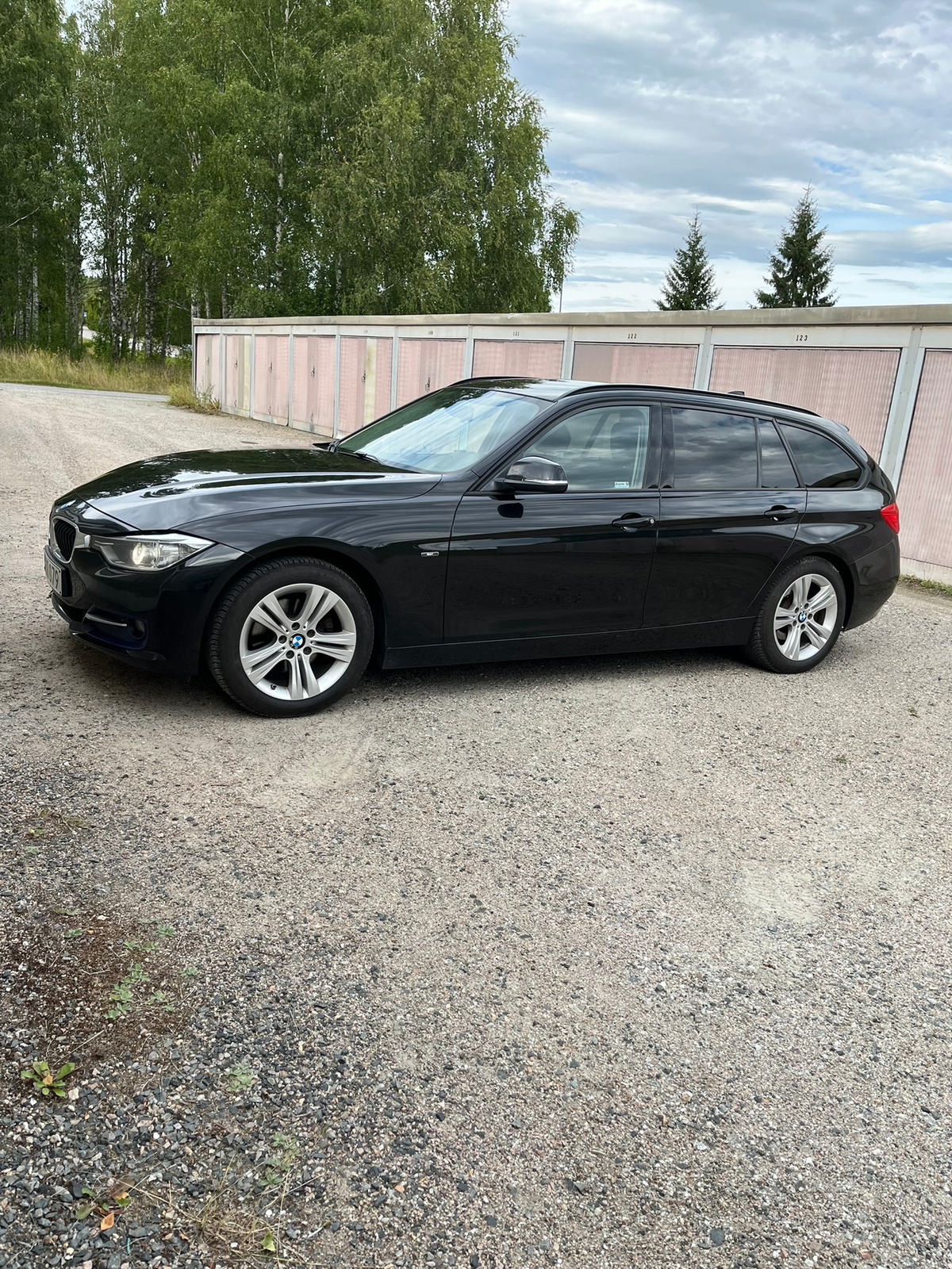 BMW 320 d Sportline 2015, kuva 2/8