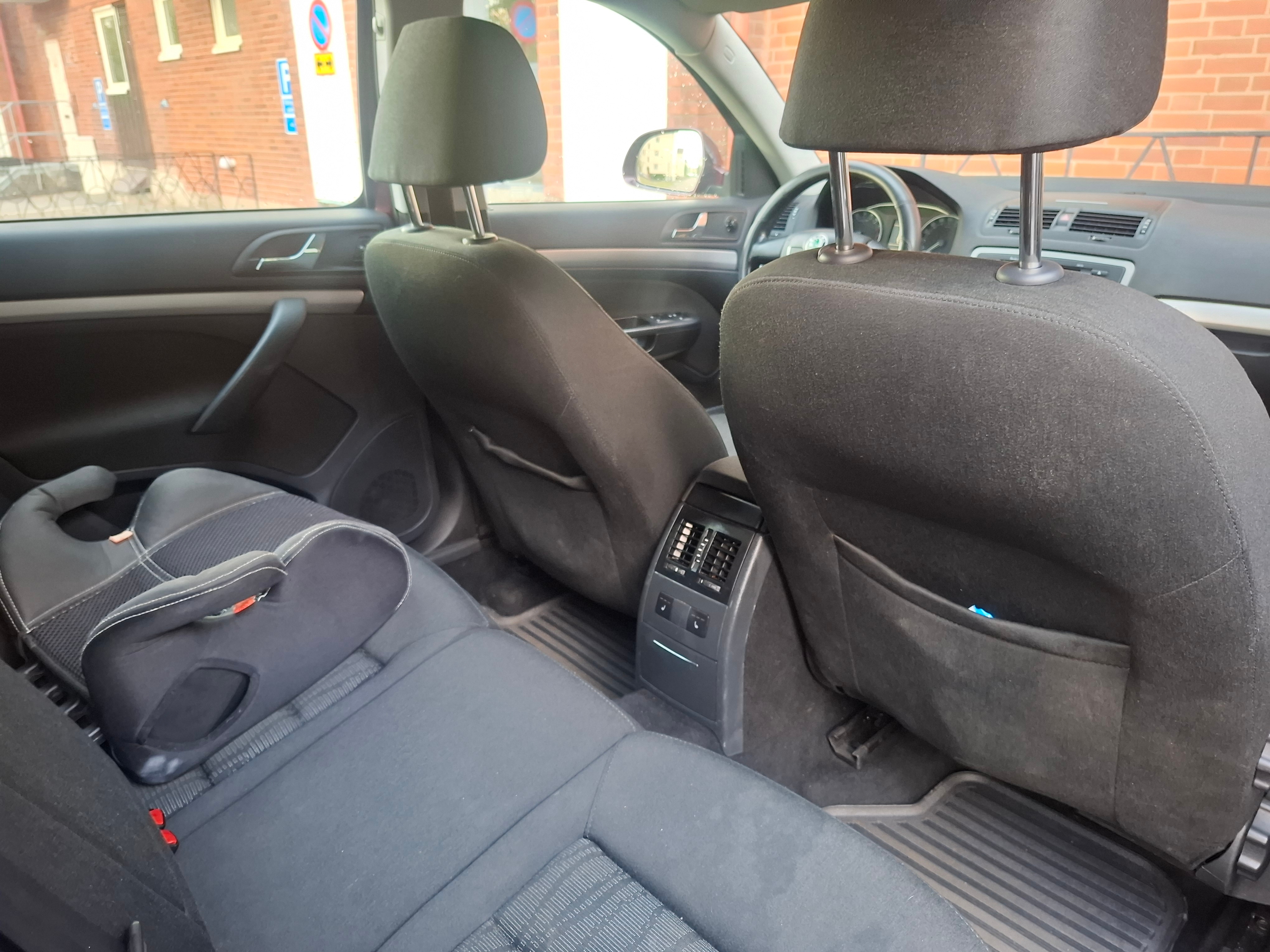 Skoda Octavia 2010, kuva 5/7