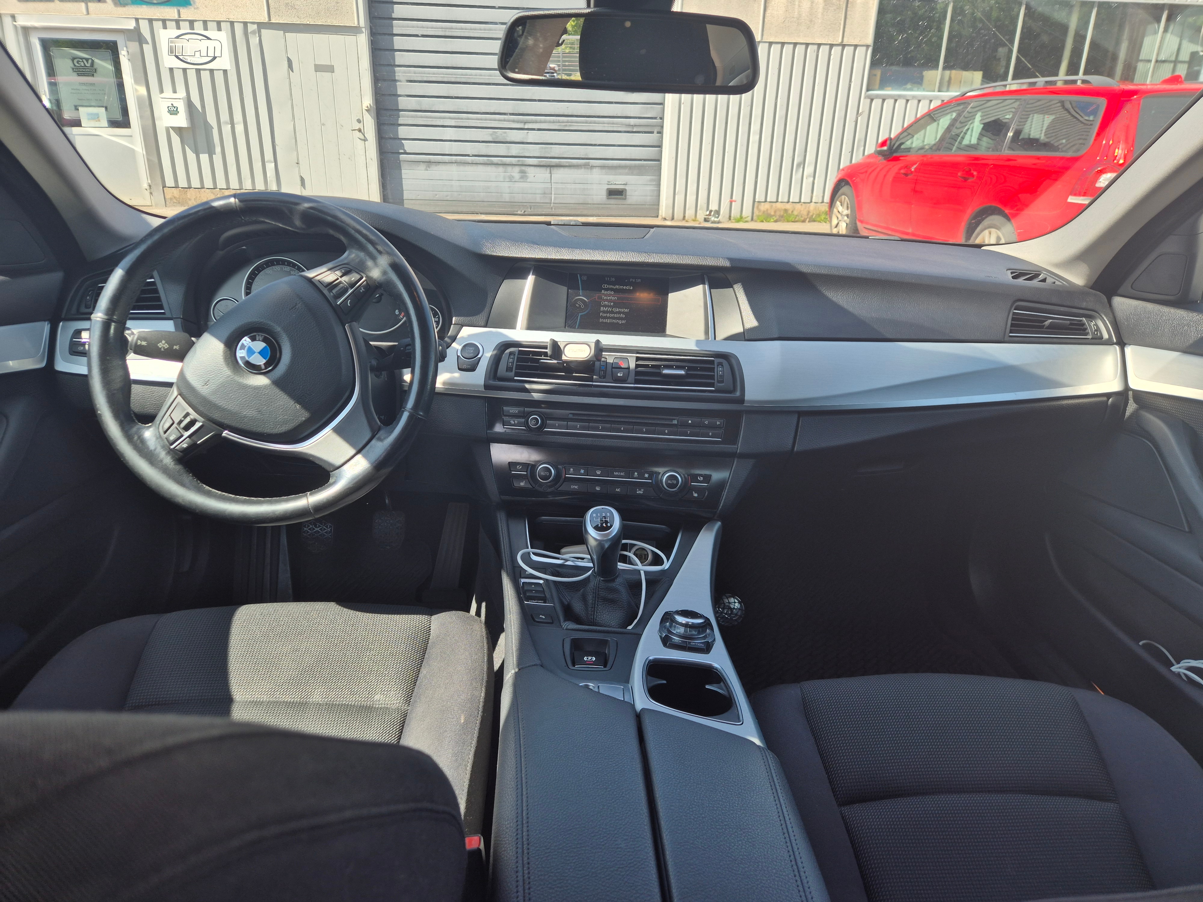 BMW 520 d Sedan Manuell 2014, bild 2/3