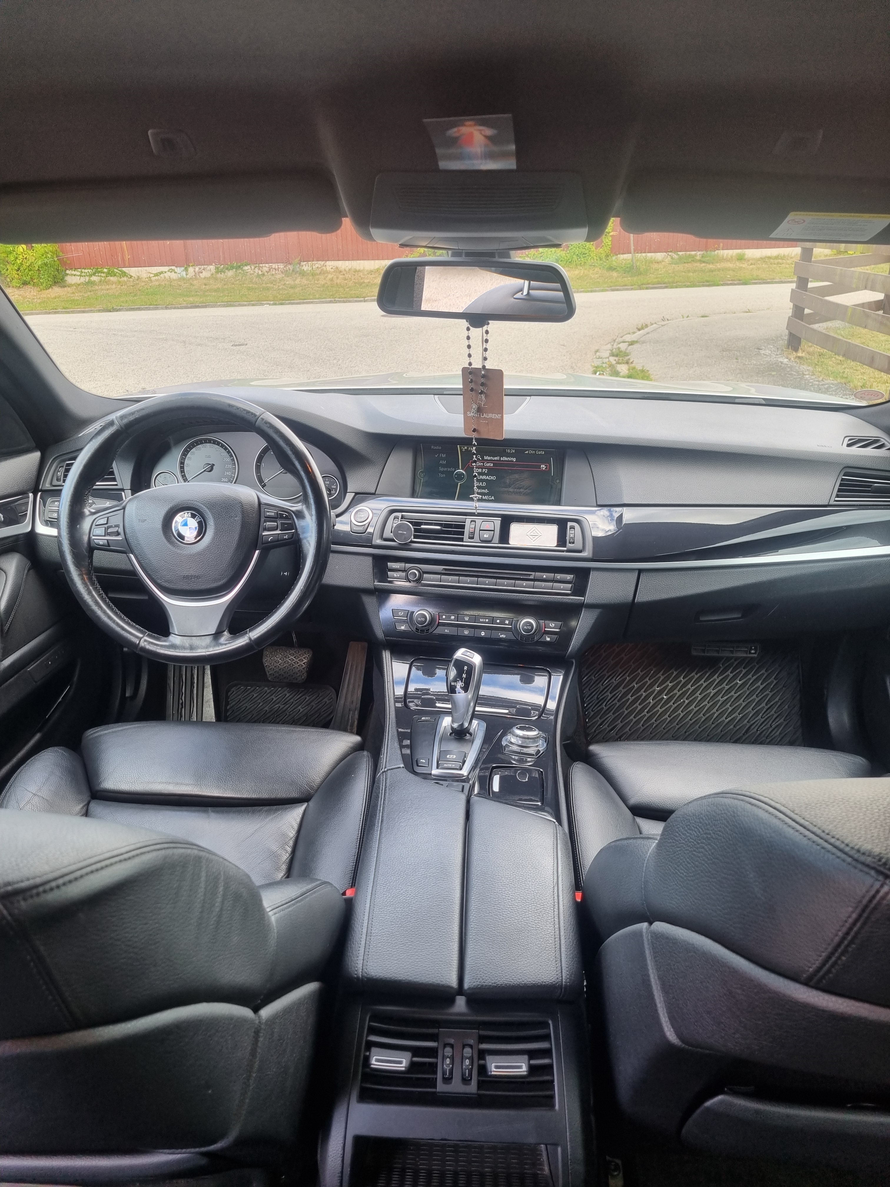 BMW 525 d Sedan Steptronic 2011, bild 6/7