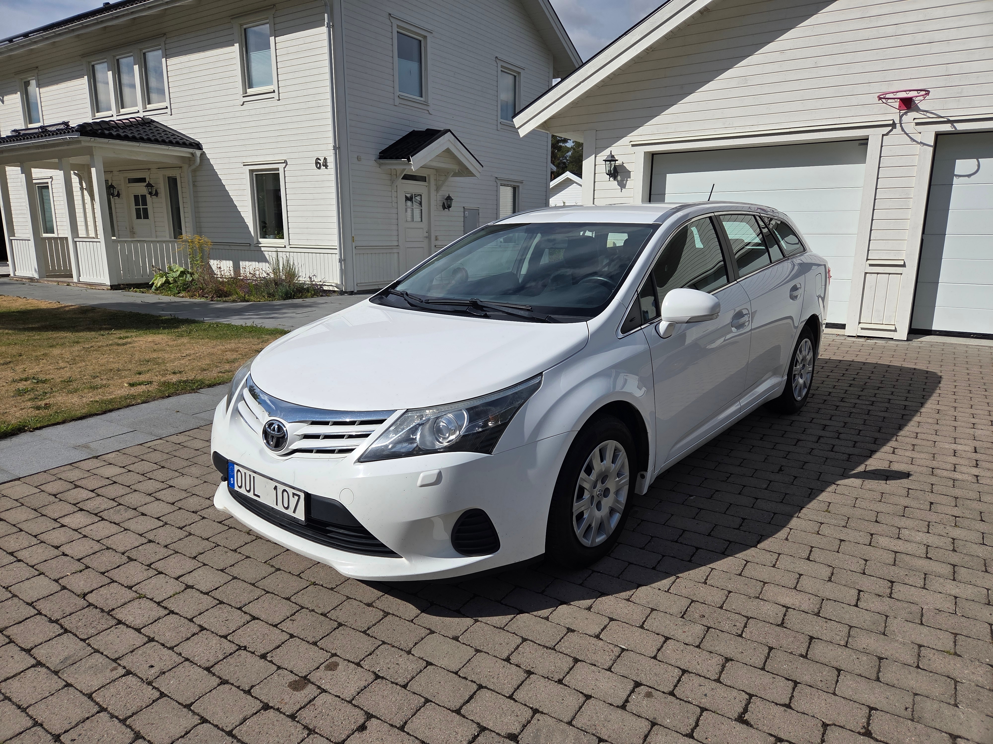 Toyota Avensis Kombi 2.0 D-4D Manuell 2012, bild 7/10