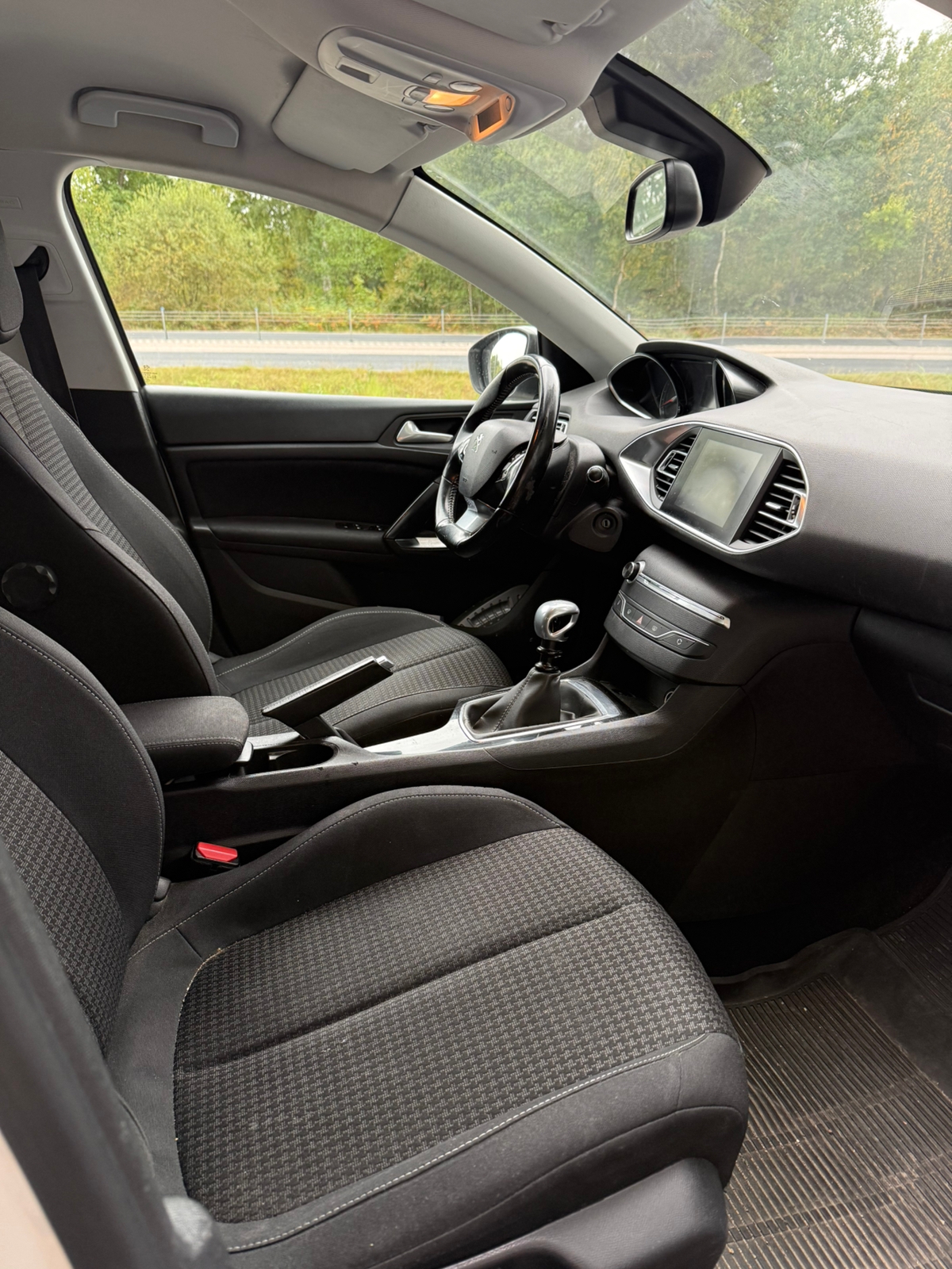 Peugeot 308 1.2 PureTech 110 Manuell 2019, bild 3/10