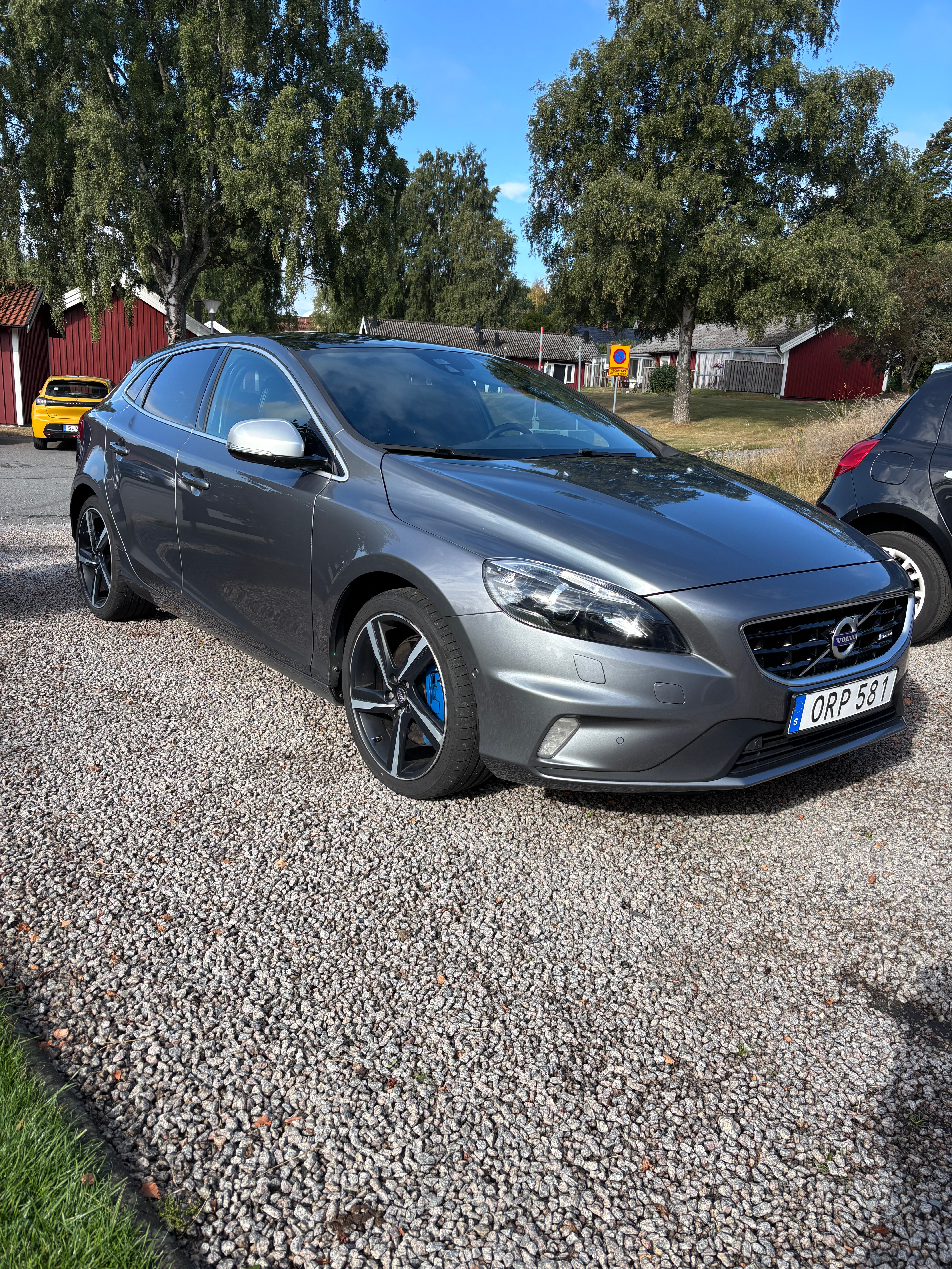 Volvo V40 D4 R-Design 2015, bild 2/7