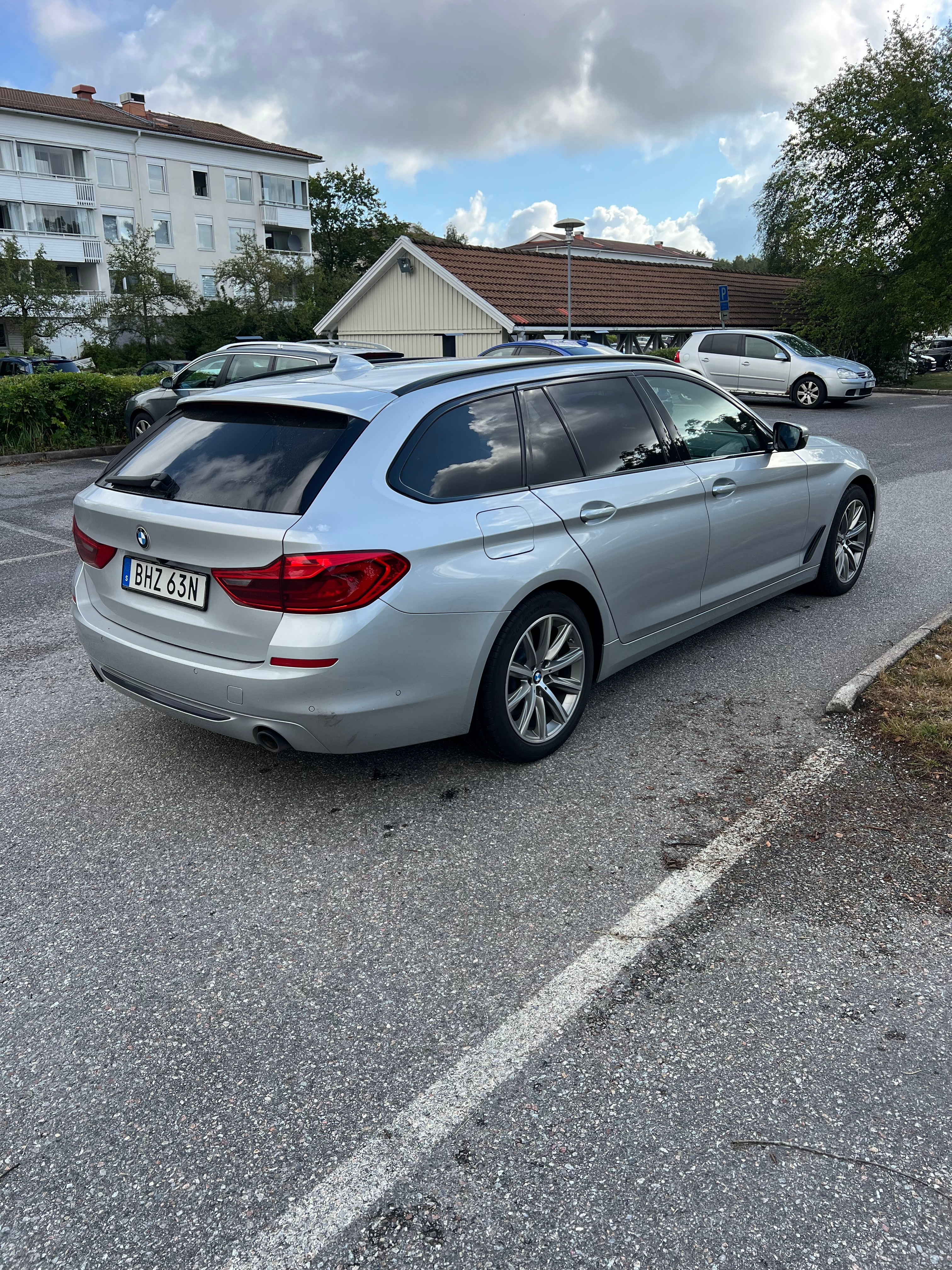 BMW 520 d xDrive Touring Steptronic 2020, bild 2/9