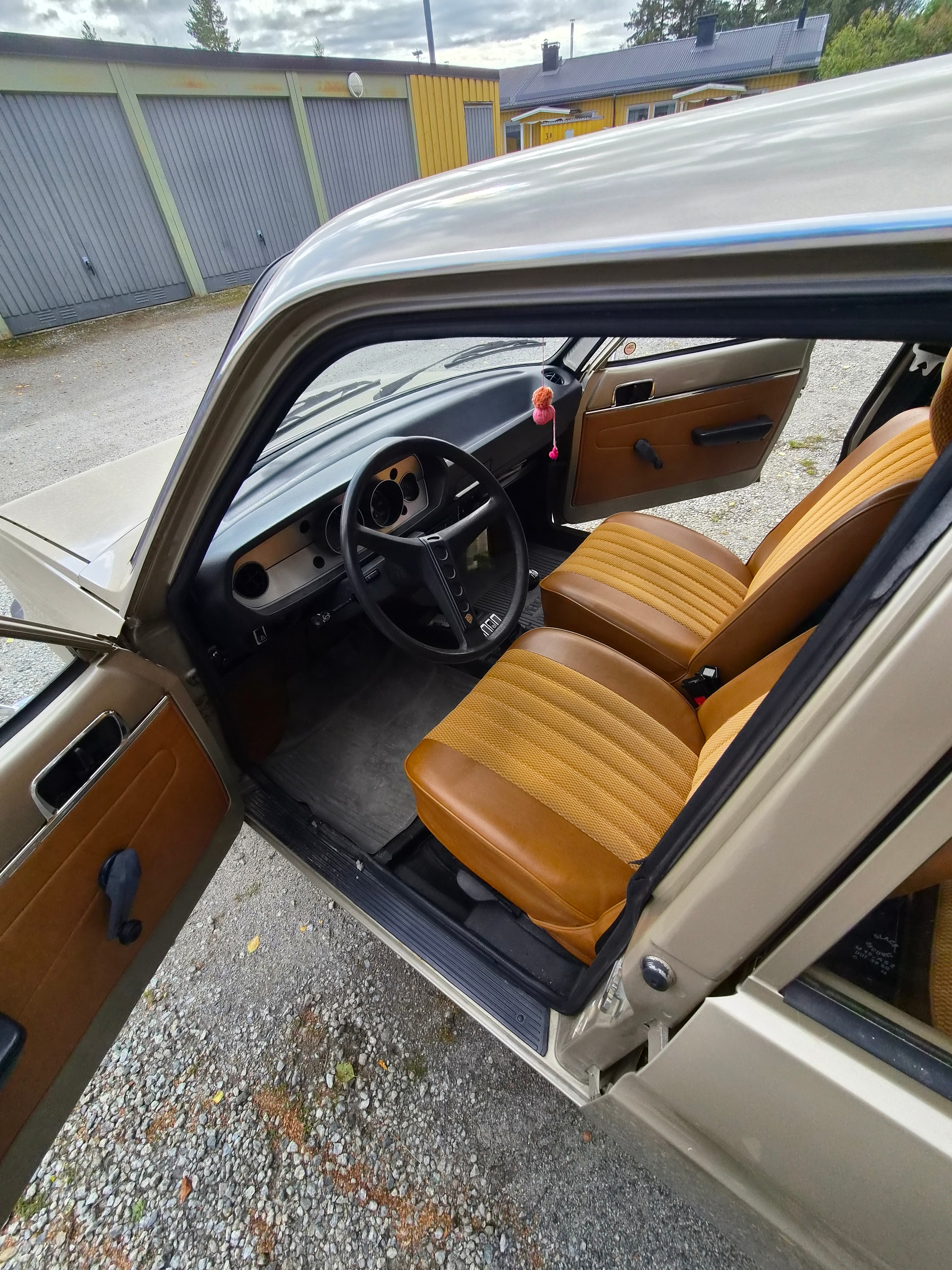 Peugeot 104 5-dörrar 1.1 Manuell 1977, bild 5/6