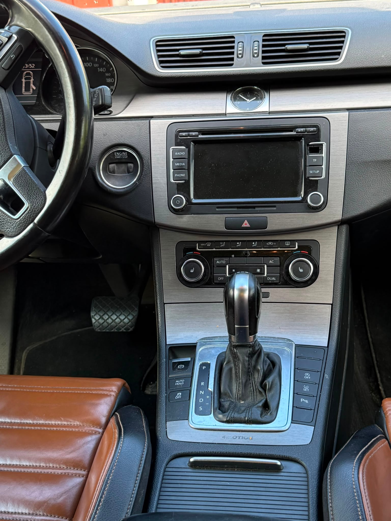 Volkswagen Passat 2011, bild 2/10