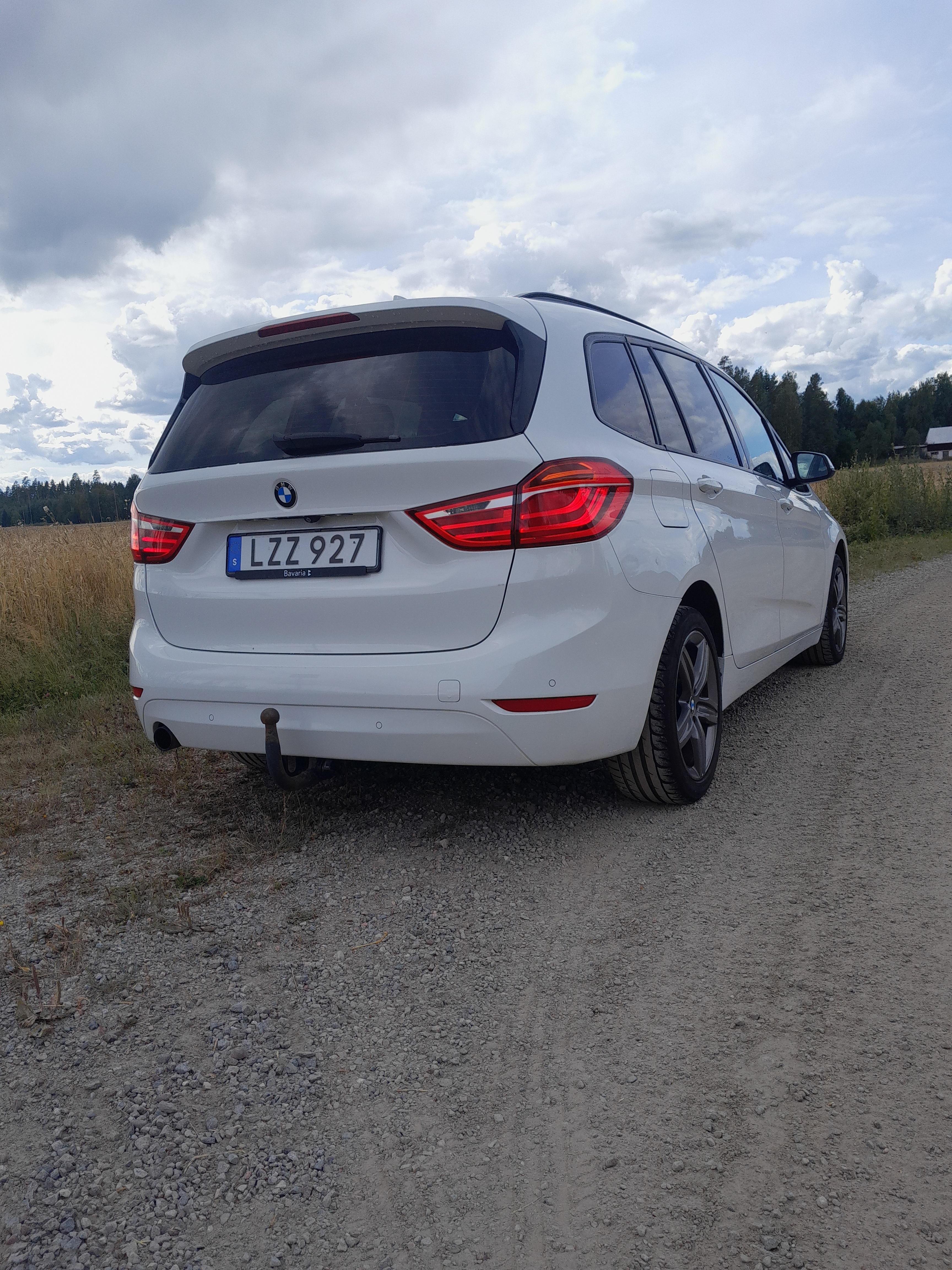 BMW 218 2016, bild 2/4
