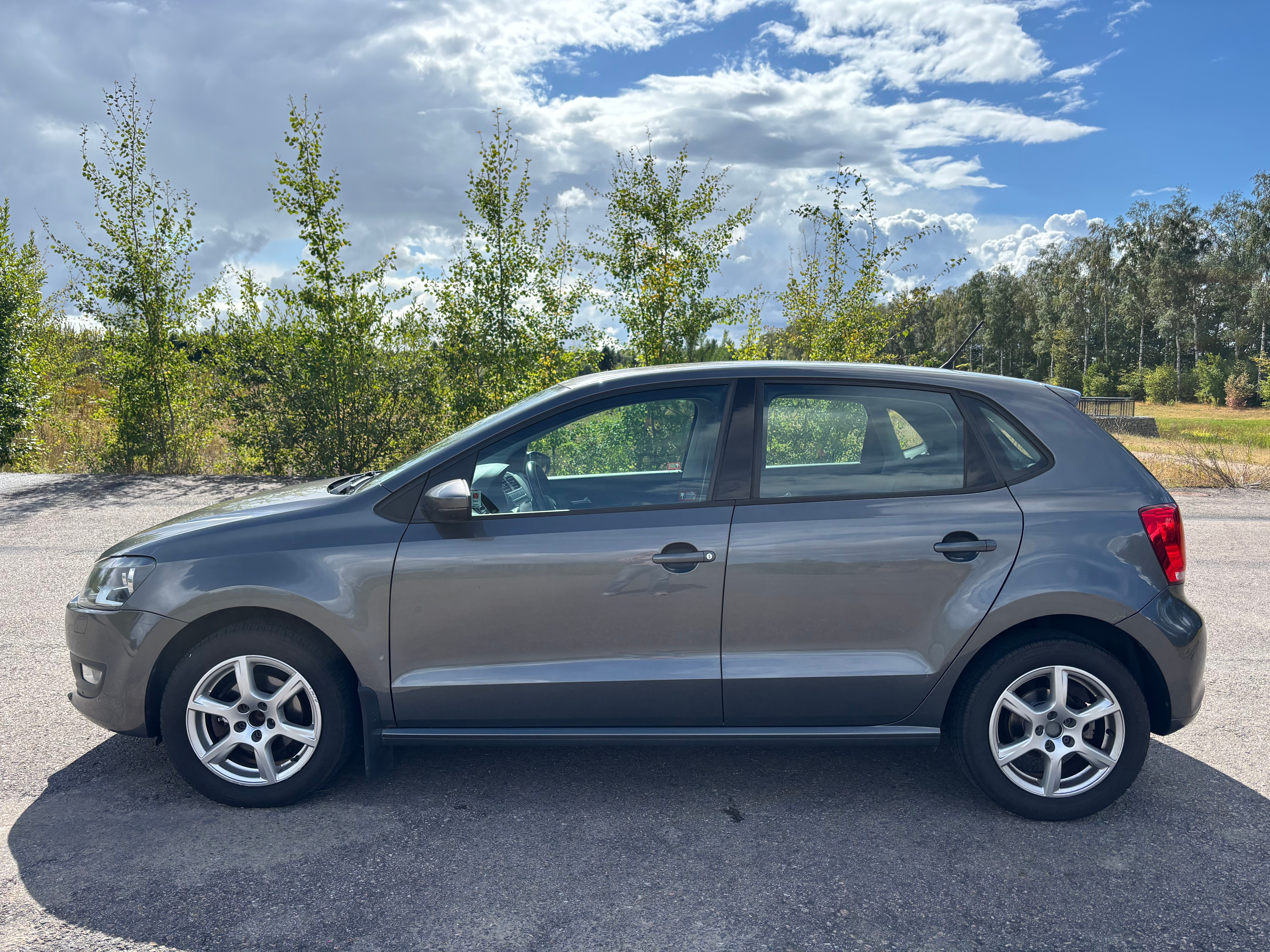 Volkswagen Polo 5-dörrar 1.4 MPI Manuell 2009, bild 2/9