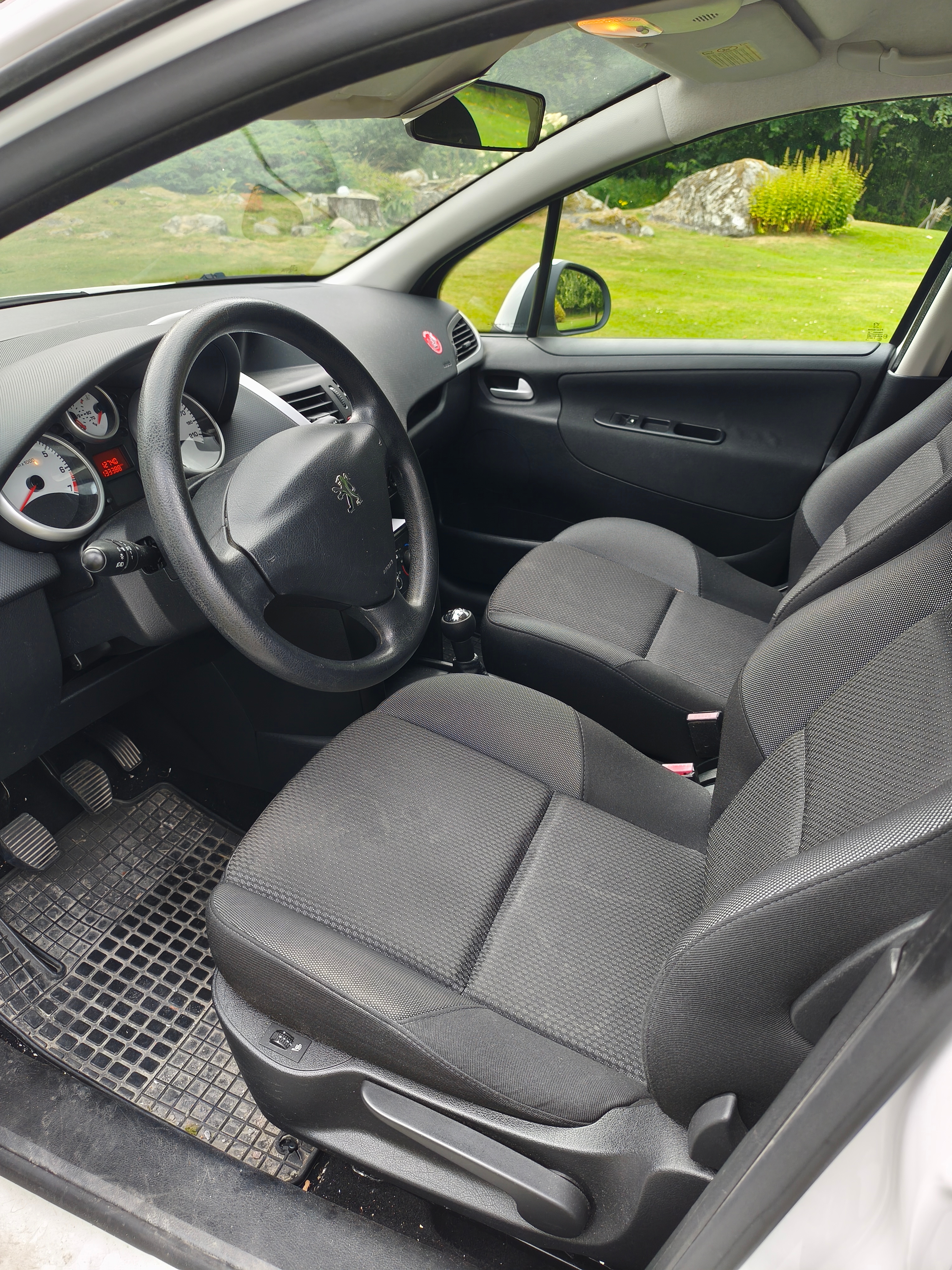 Peugeot 207 5-dörrar 1.4 VTi Manuell 2010, bild 5/6