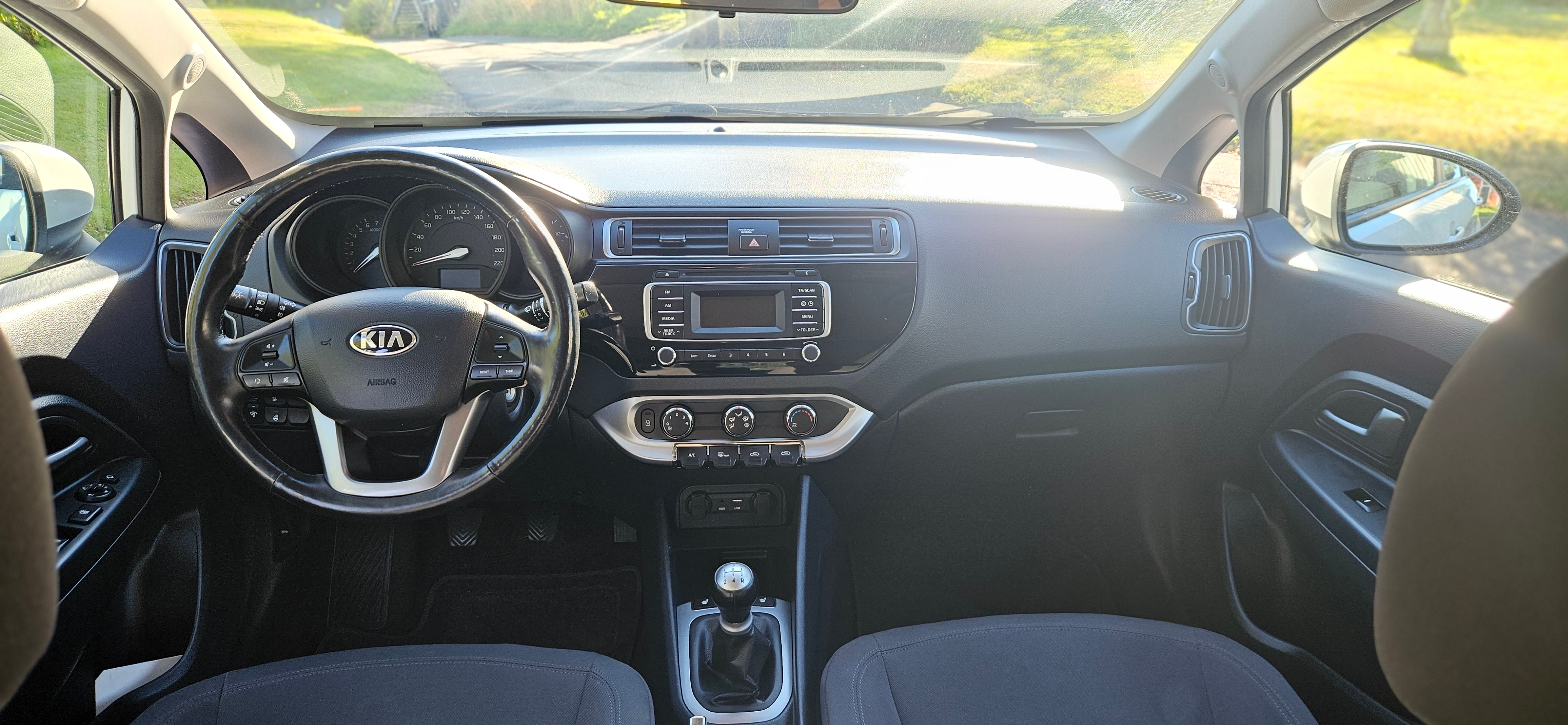 Kia Rio 5-dörrar 1.2 CVVT Manuell 2015, bild 6/8