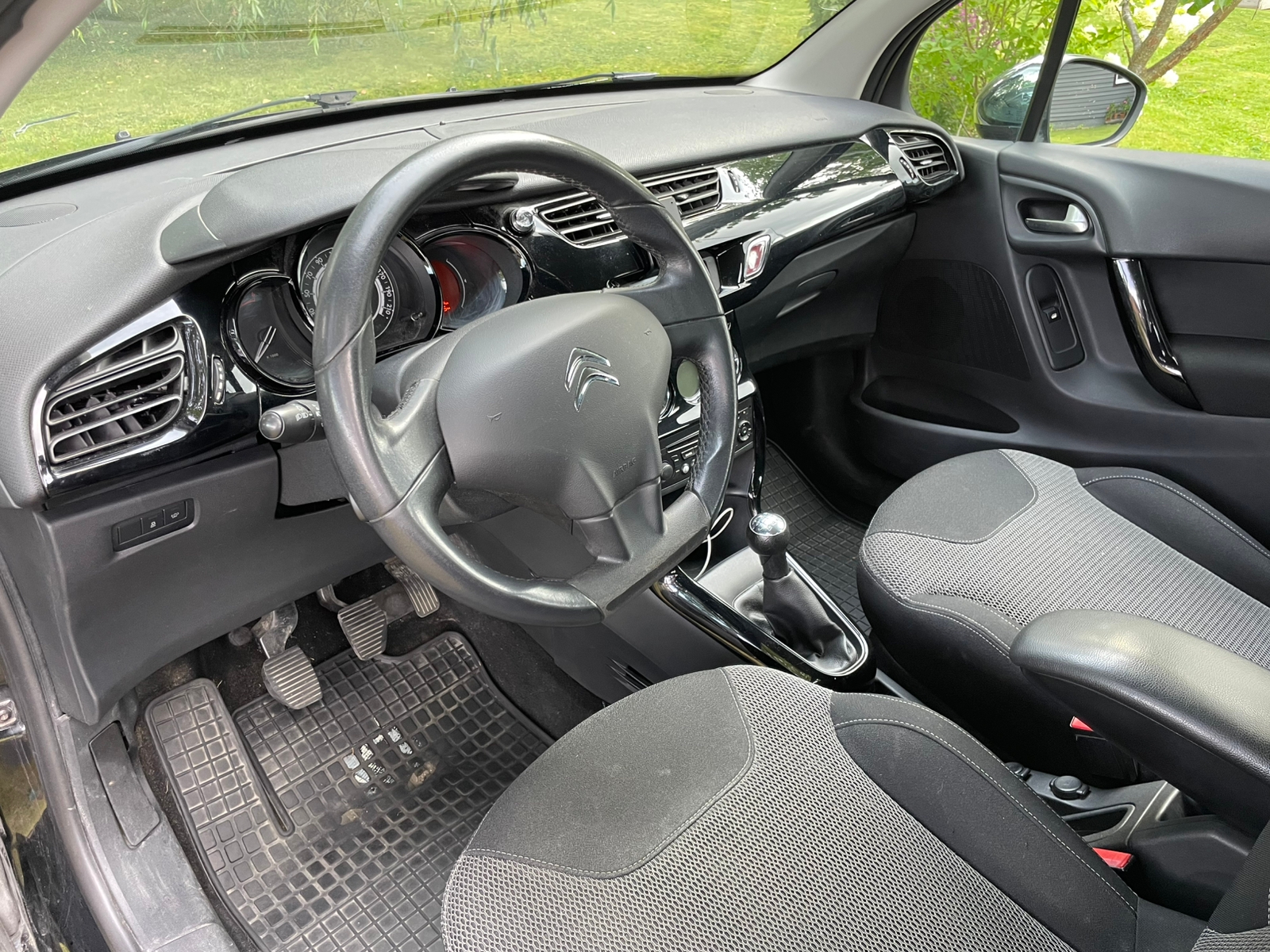 Citroen C3 1.6 e-HDi 90 Manuell 2014, bild 6/8