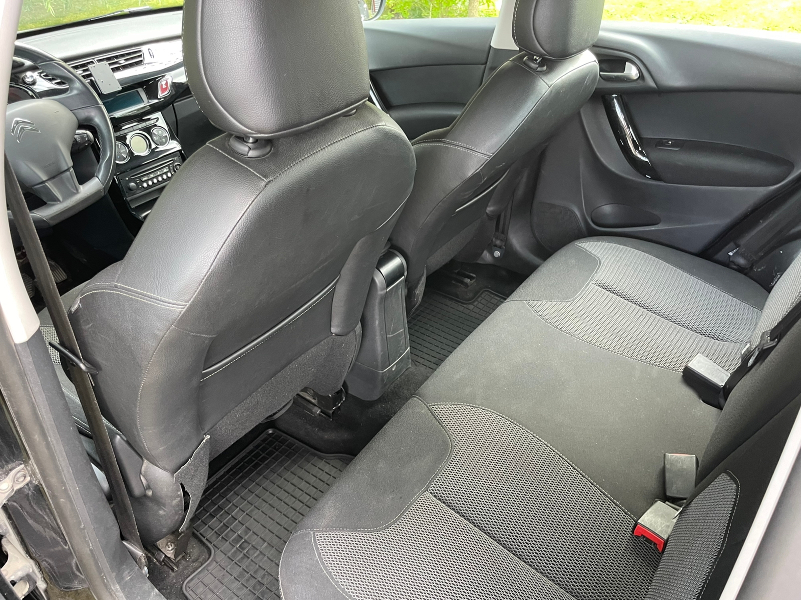 Citroen C3 1.6 e-HDi 90 Manuell 2014, bild 7/8