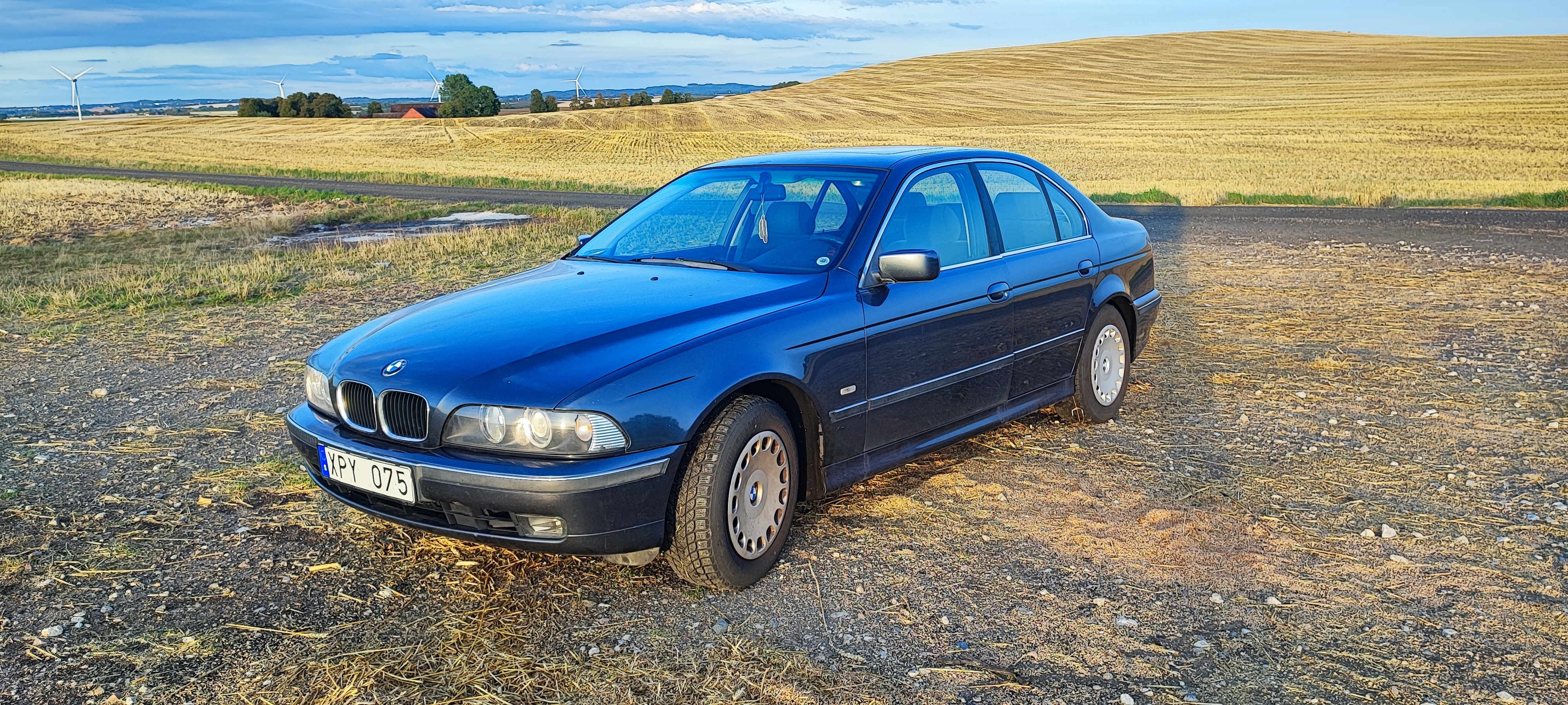 BMW 523