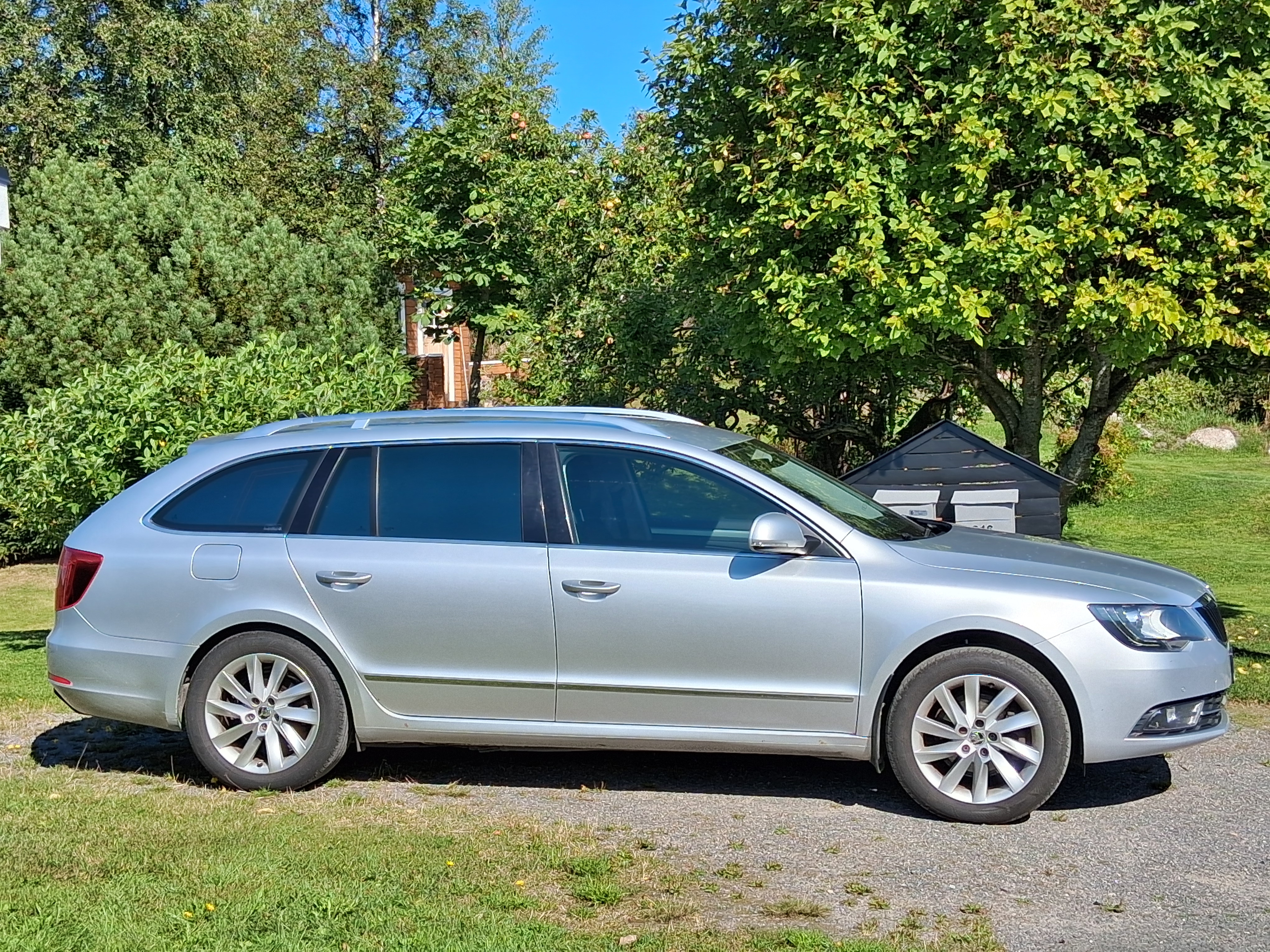 Skoda Superb 2015, bild 3/9