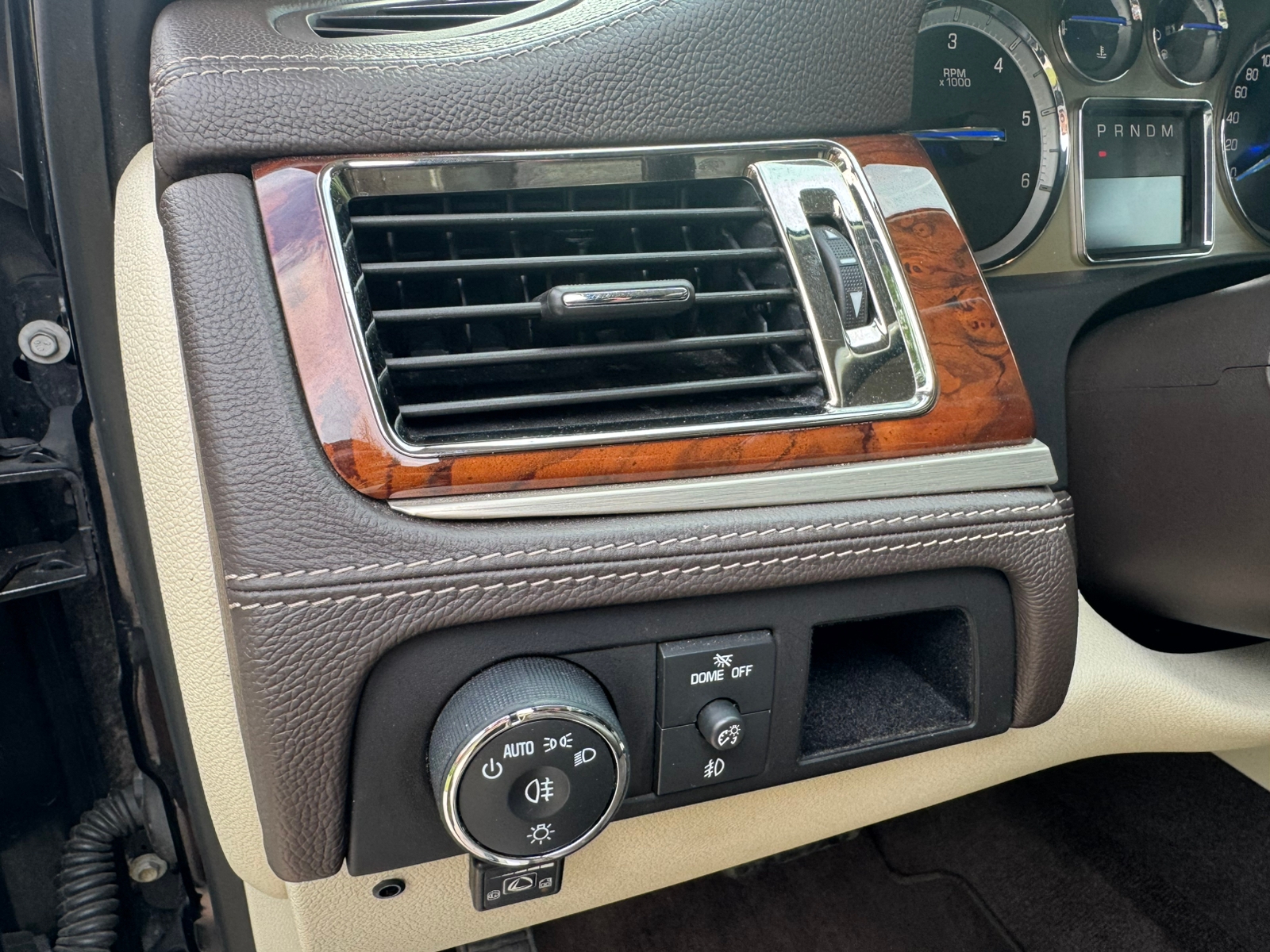 Cadillac Escalade 6.2 V8 AWD Platinum 2013, kuva 5/10