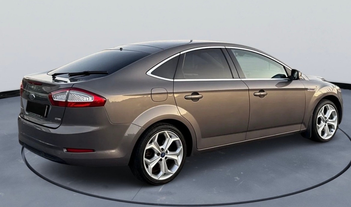 Ford Mondeo 2.0 TDCi Manuell 2011, bild 2/7