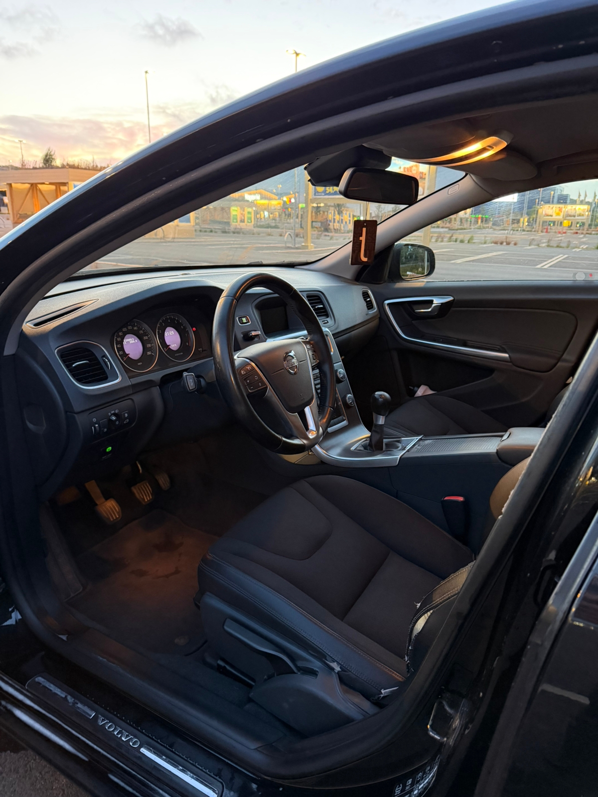 Volvo S60 T4F Manuell 2012, bild 6/10