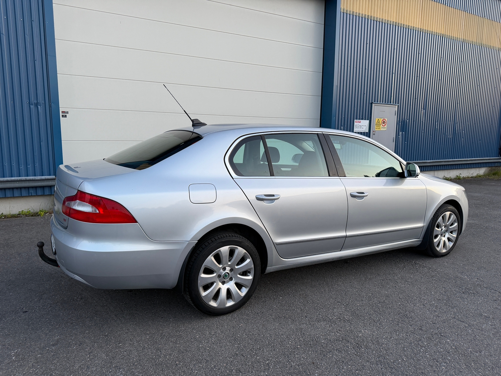 Skoda Superb 2.0 TDI 4x4 Manuell 2009, kuva 3/10