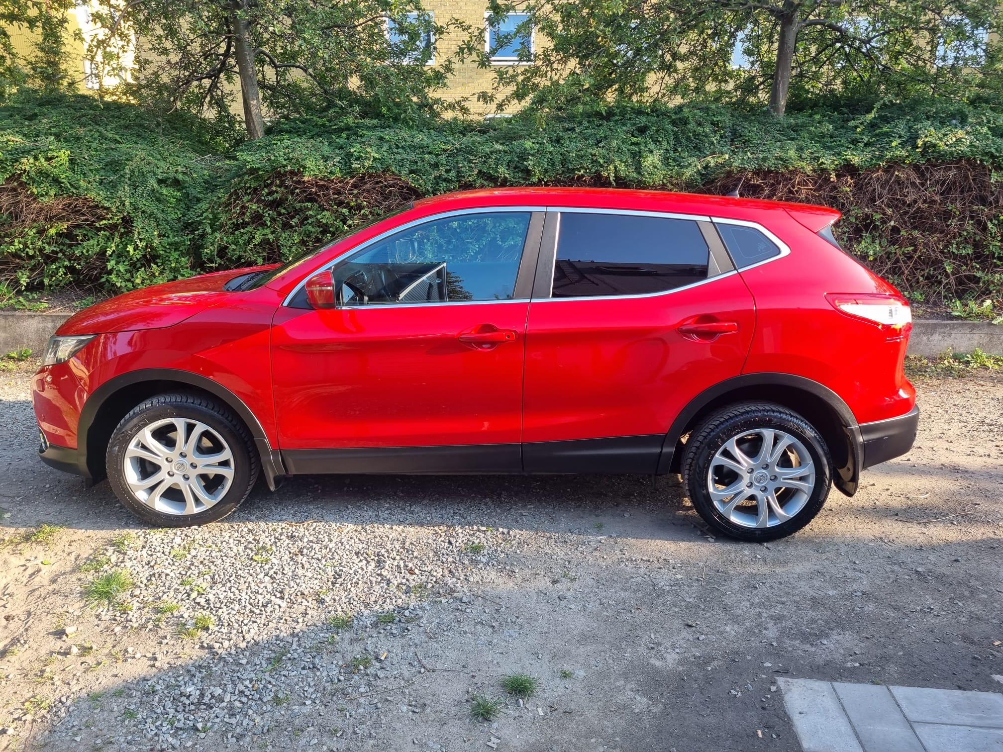 Nissan Qashqai 1.2 DIG-T XTRONIC-CVT 2015, bild 3/7