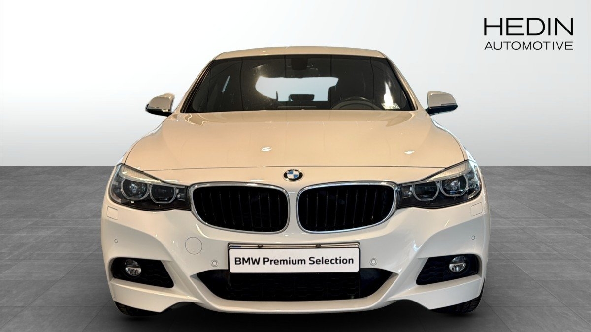 BMW 330 2019, bild 8/8
