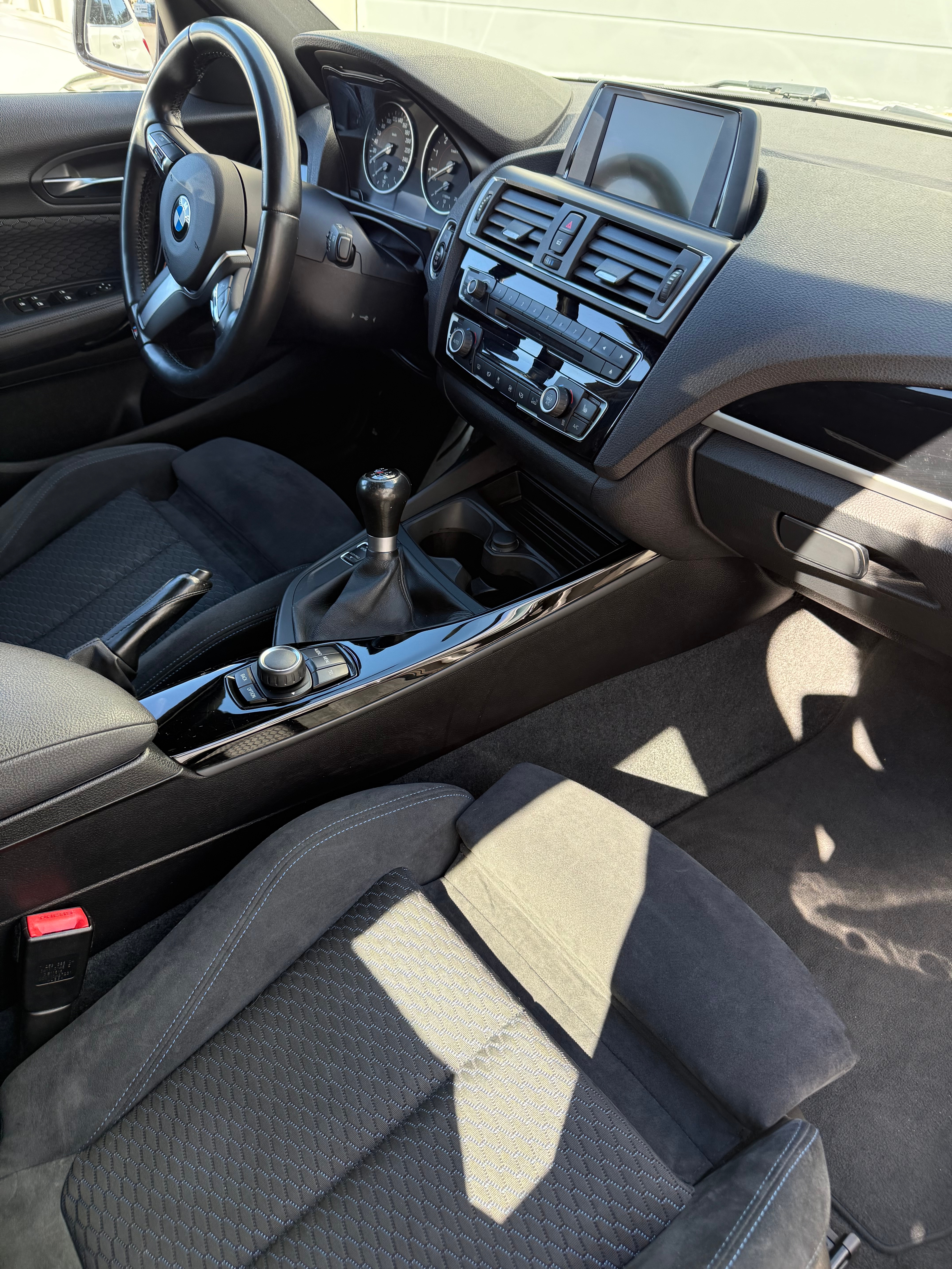 BMW 118 i 5-dörrars Manuell 2016, kuva 2/3
