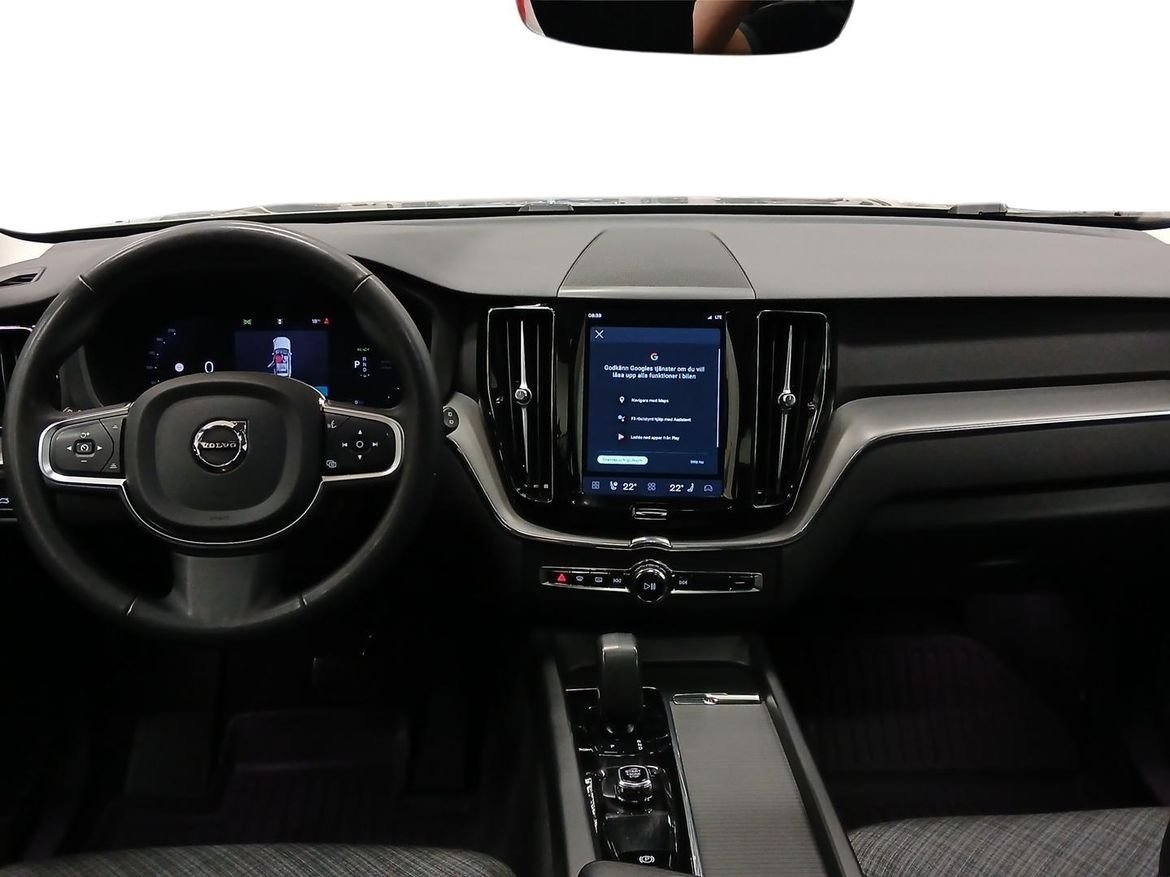 Volvo XC60 T6 Core Special Edition 2025, photo 7/14