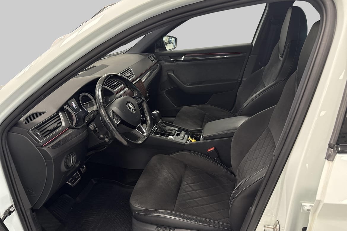 Skoda Superb 2018, bild 6/10