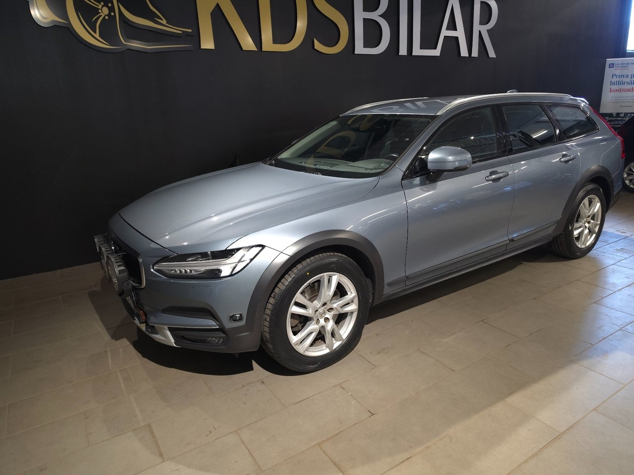 Volvo V90 Cross Country 2018, bild 2/10