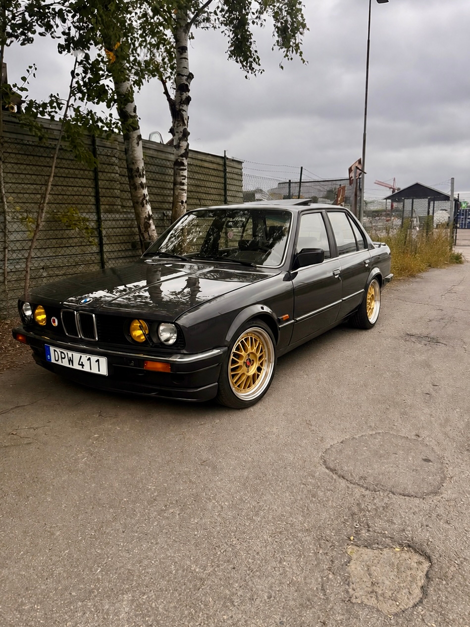 BMW 320