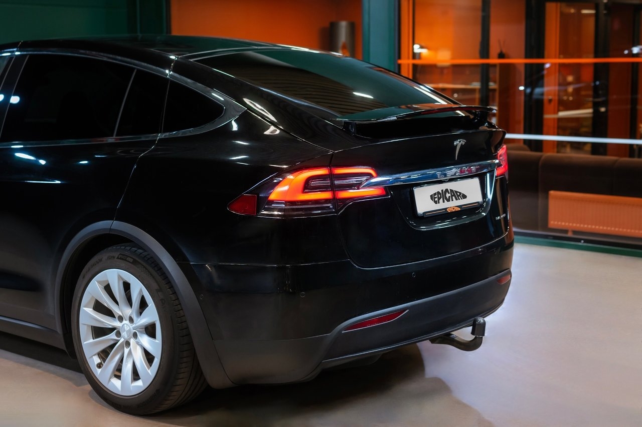 Tesla Model X 2019, kuva 4/10