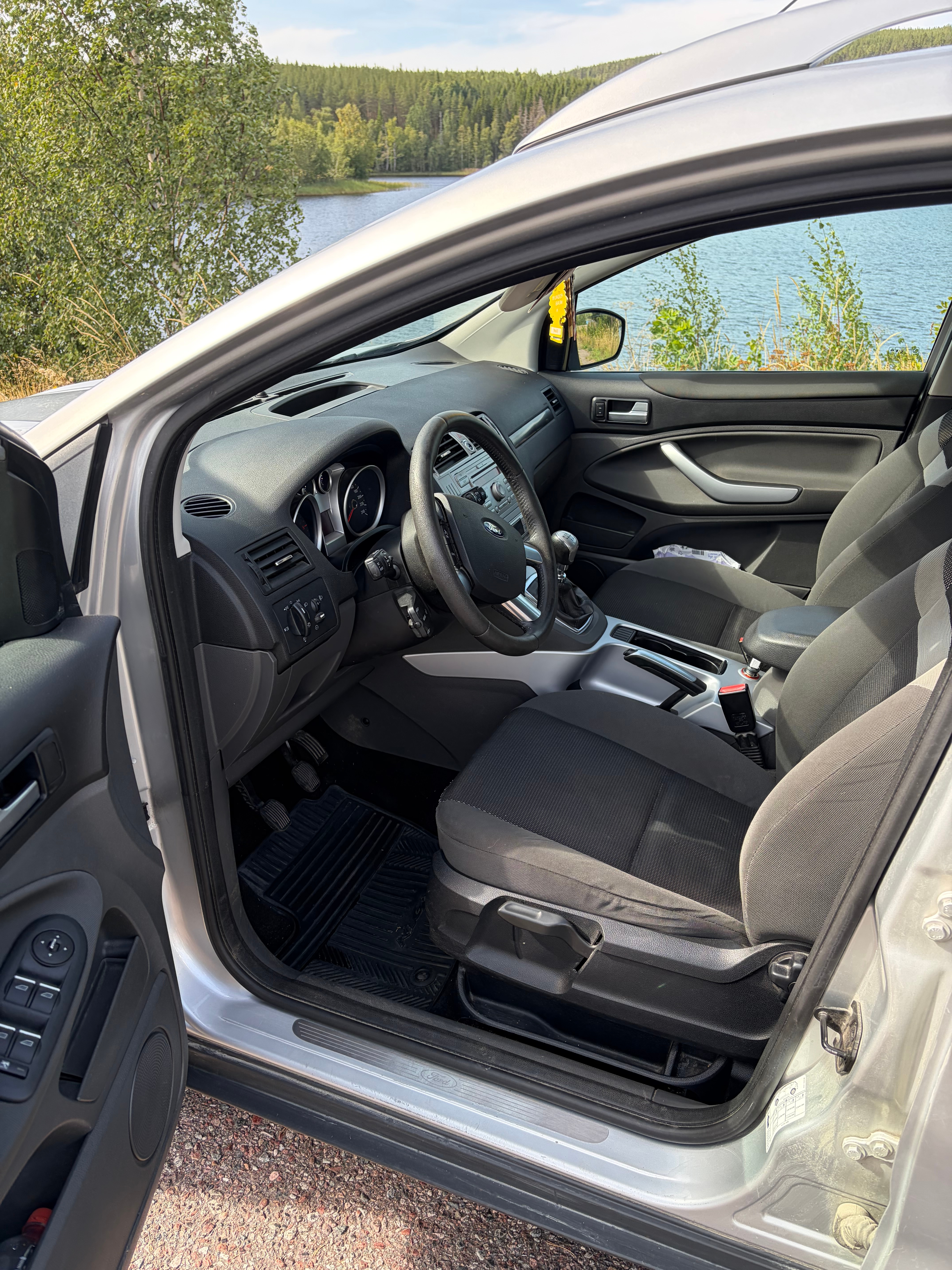 Ford Kuga 2.0 TDCi AWD Manuell 2010, bild 5/5