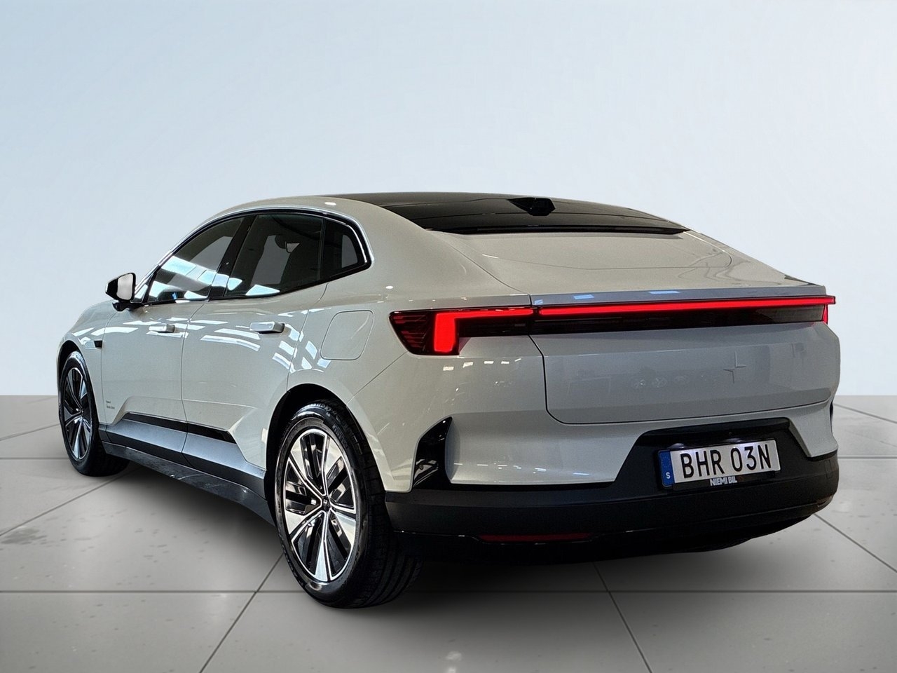 Polestar 4 2025, bild 4/24