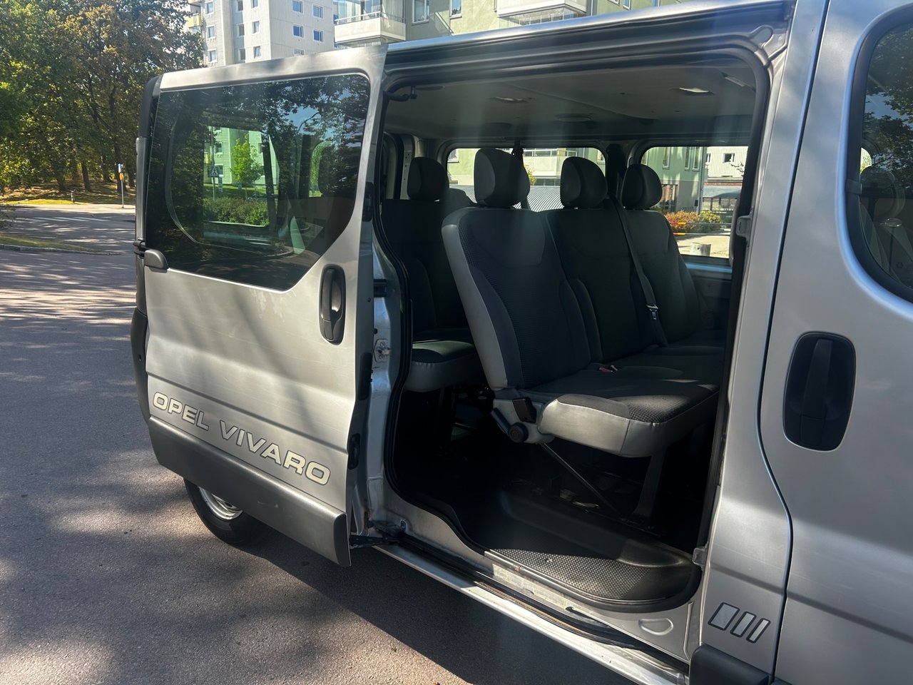 Opel Vivaro 2011, bild 7/10