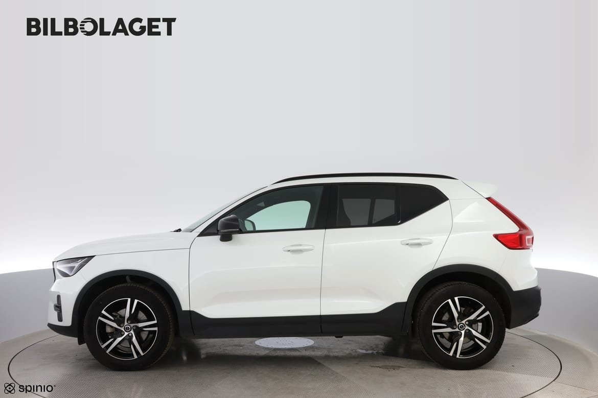 Volvo XC40 B4 FWD Bensin Plus Dark 2025, photo 2/10