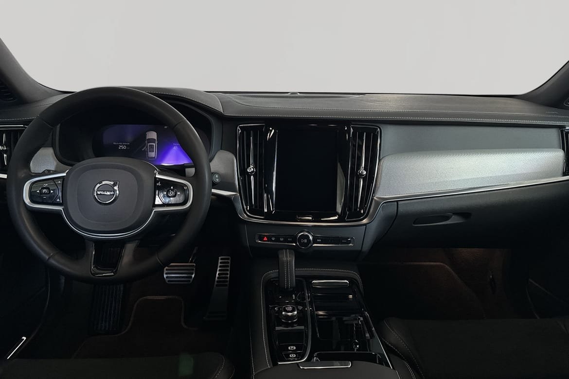 Volvo V90 Recharge T8 II R-Design 2022, photo 6/10