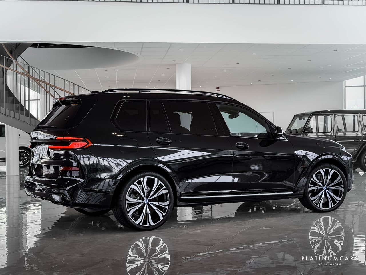 BMW X7 M Sport Pro Exclusive 2025, photo 2/10