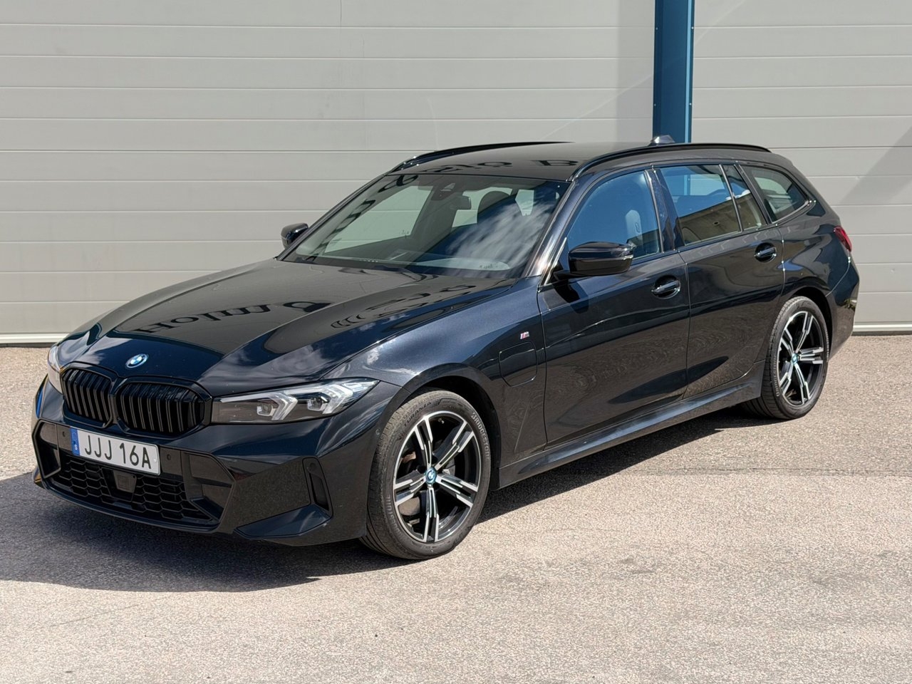 BMW 330 2024, bild 3/10