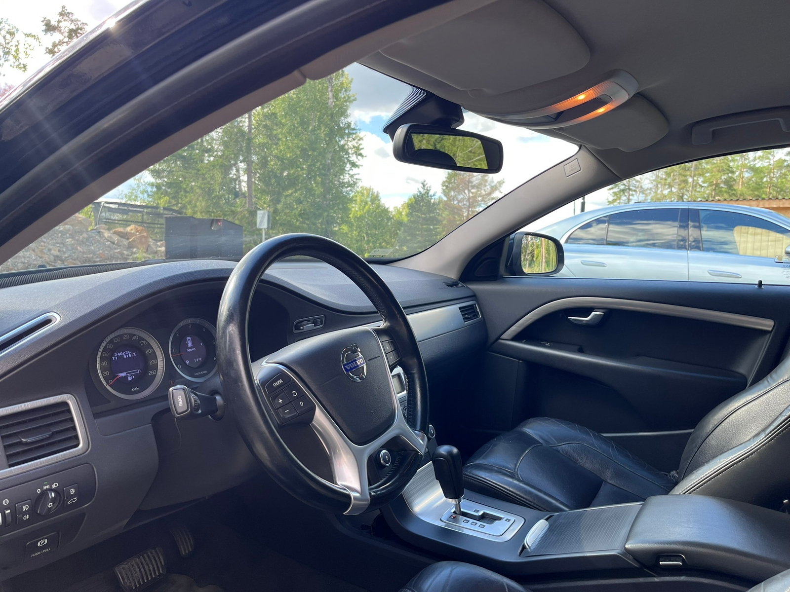 Volvo V70 2.4D Geartronic 2010, kuva 4/6