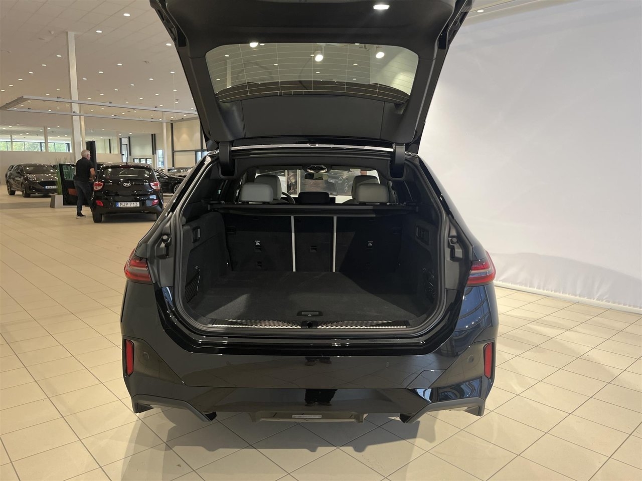 BMW i5 2027, photo 6/18