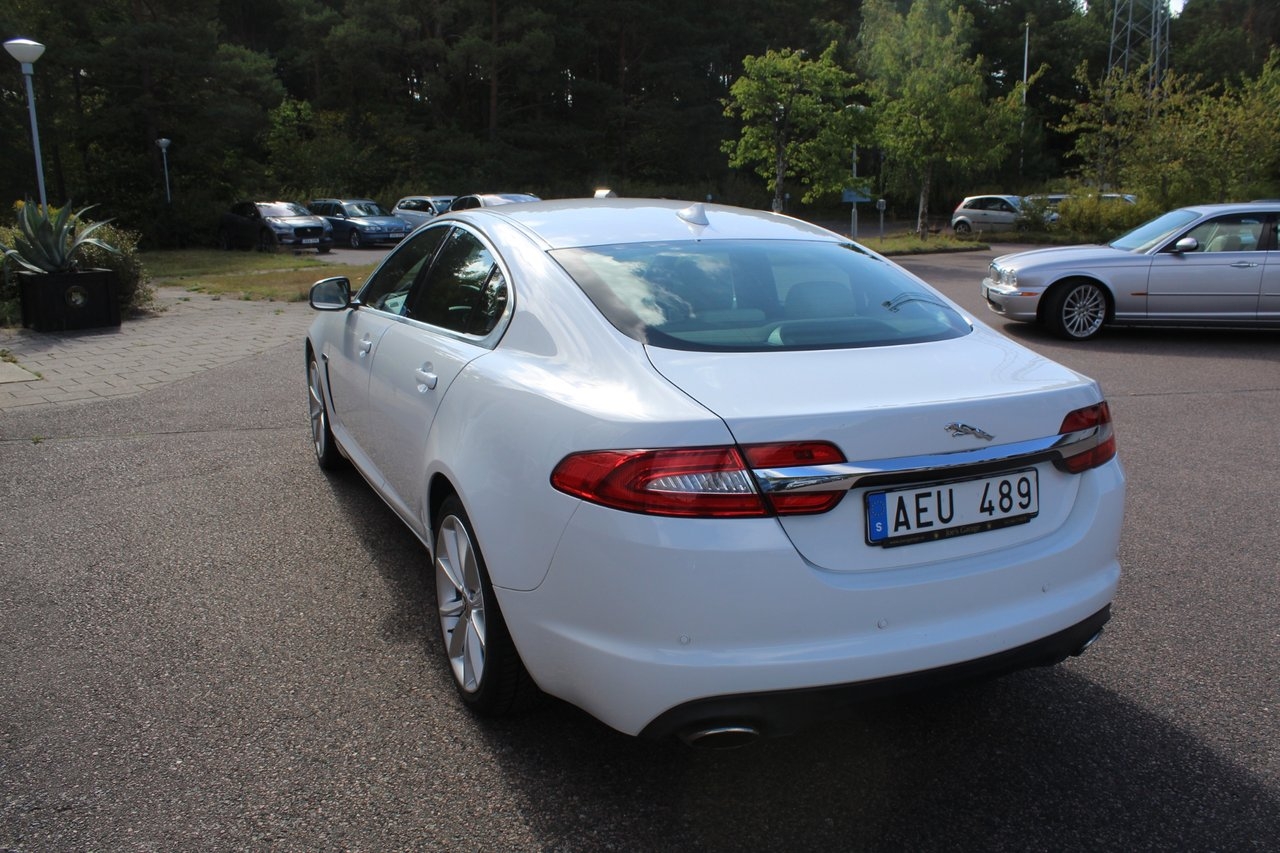 Jaguar XF 2,0 bensin, turbo, lågmil 2013, bild 4/7