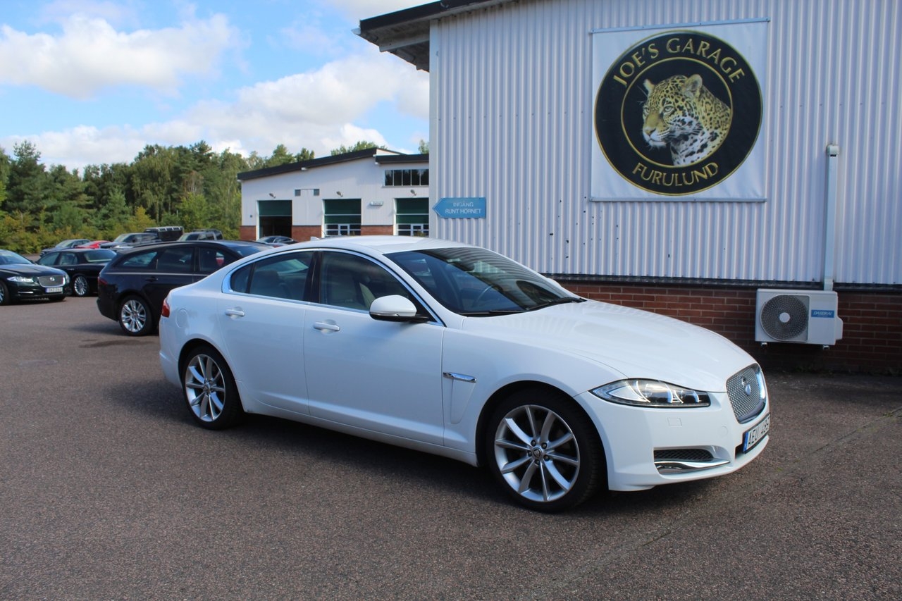 Jaguar XF 2,0 bensin, turbo, lågmil 2013, bild 2/7
