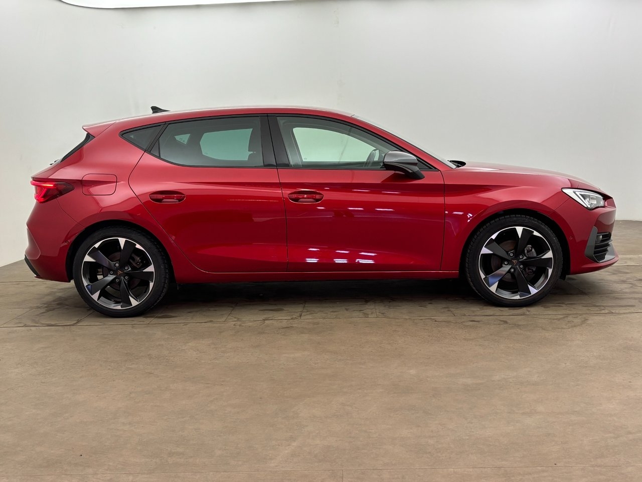 Cupra Leon 1.5 eTSI 150hk Backkamera 2024, bild 7/10